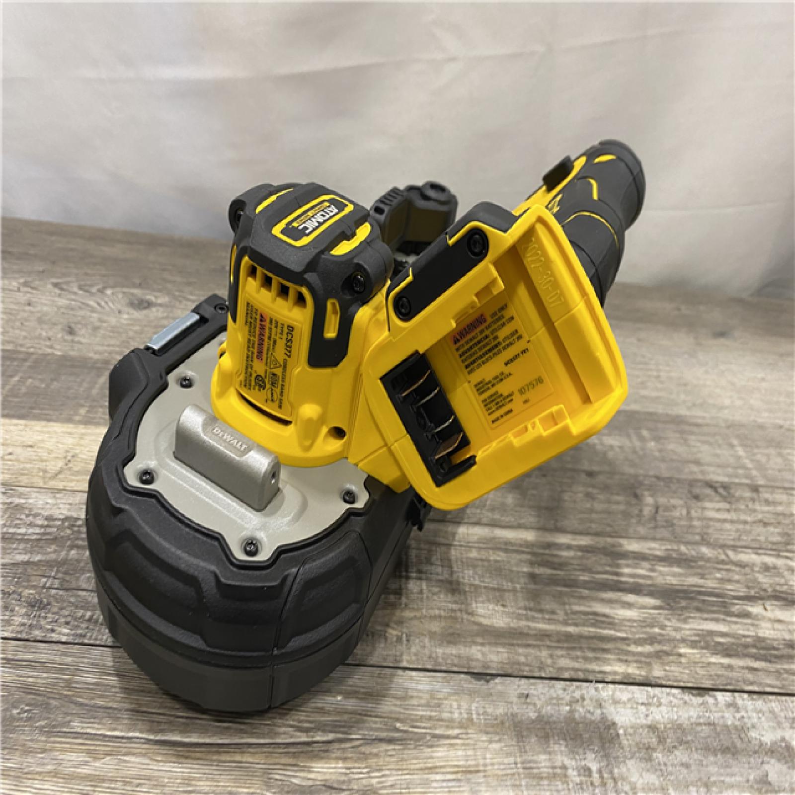 AS-IS DEWALT ATOMIC 20V MAX Lithium-Ion Cordless 1-1/4 in. Bandsaw Kit