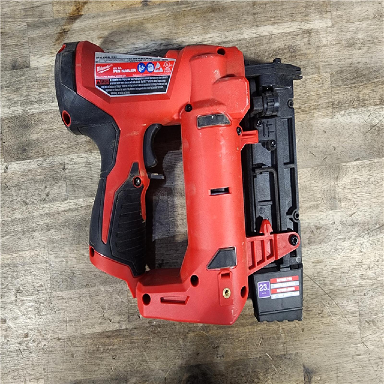 HOUSTON LOCATION - AS-IS MILWAUKEE 3 TOOL COMBO