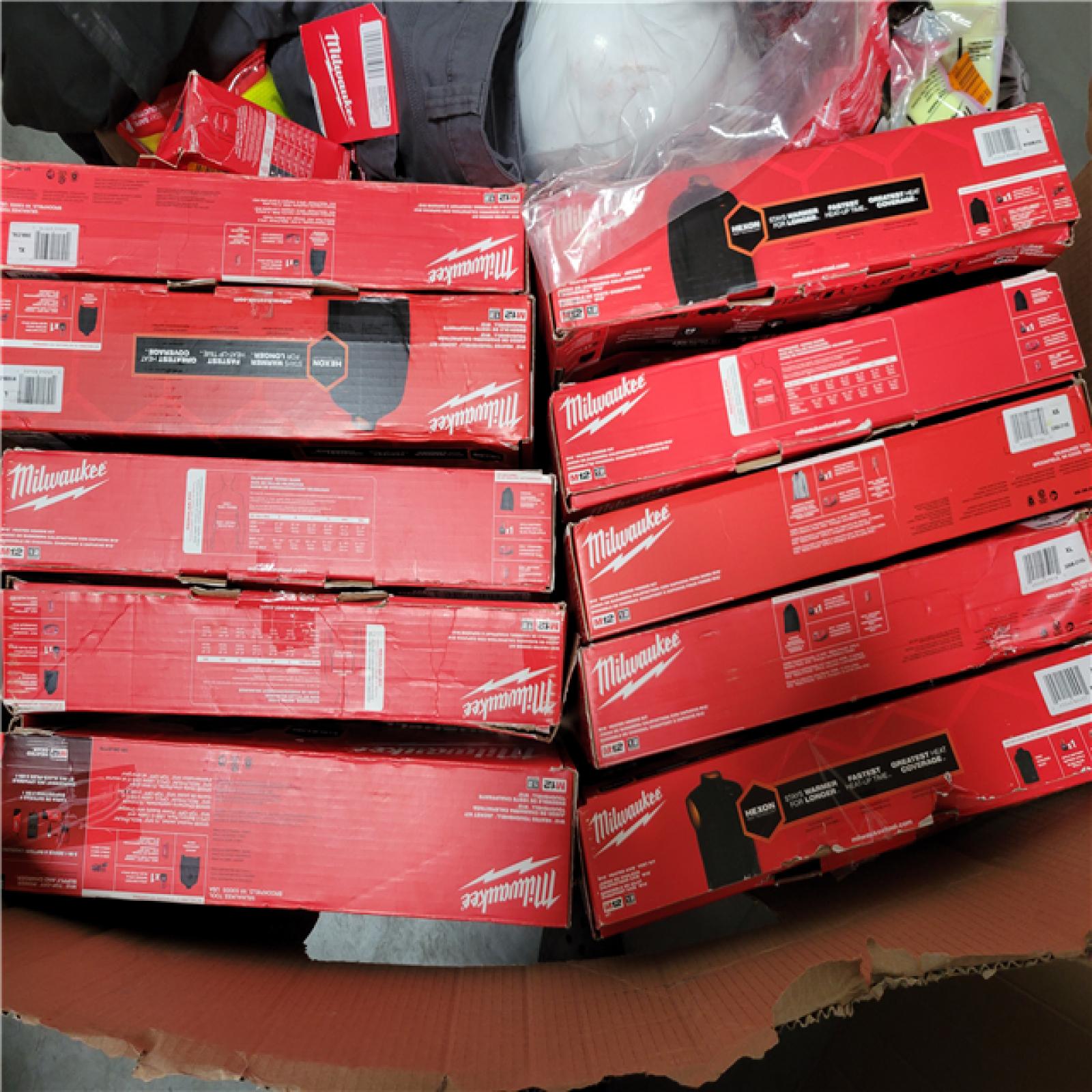 CALIFORNIA AS-IS MILWAUKEE CLOTHING PALLET