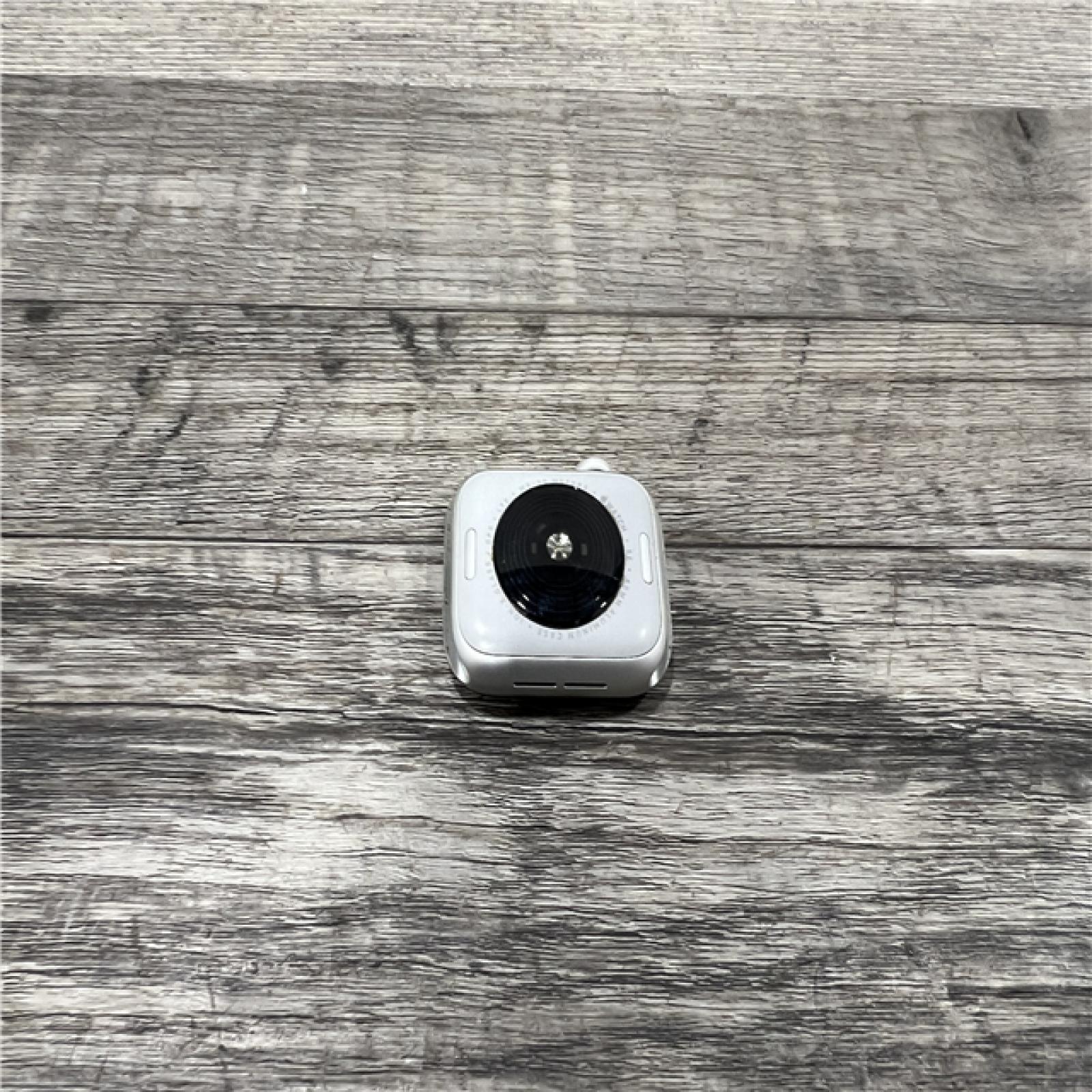 AS-IS Apple Watch SE - GPS + Cellular - 40mm - Silver Aluminum Case