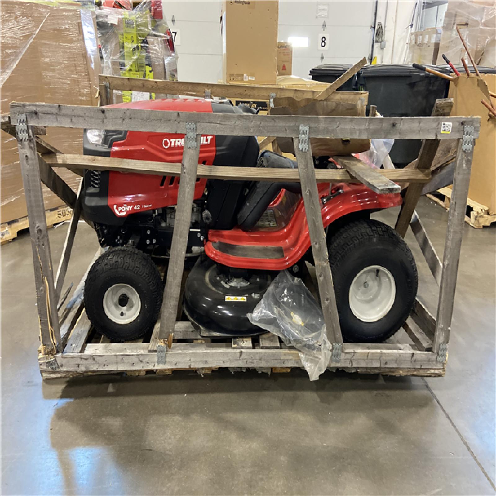 DALLAS LOCATION - Pony 42 in. 15.5 HP Briggs and Stratton 7-Speed