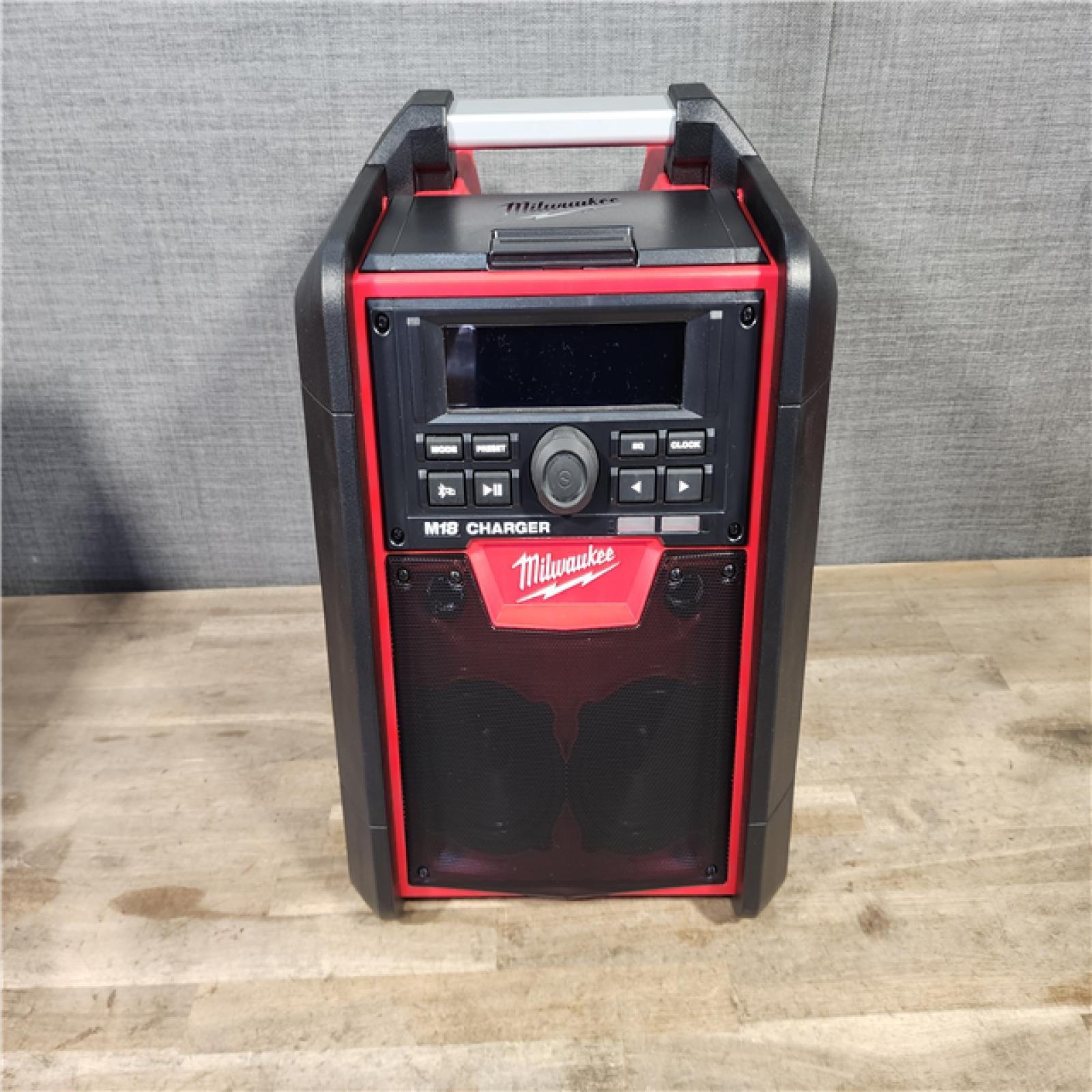 HOUSTON LOCATION - AS-IS (APPEARS LIKE NEW) Milwaukee M18 Lithium-Ion Cordless Jobsite Radio/Charger