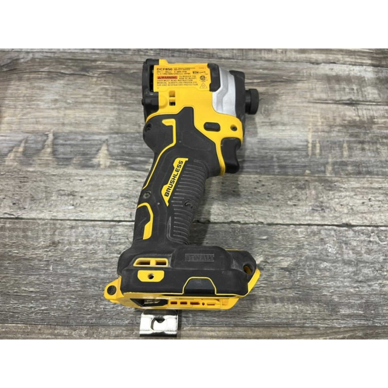 AS-IS DEWALT ATOMIC 20V MAX Lithium-Ion Cordless 1/4 in. Brushless Impact Driver Kit