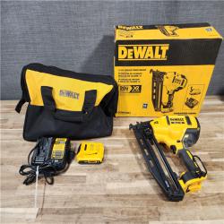 HOUSTON LOCATION - AS-IS DEWALT 20V MAX XR 16-Gauge Electric Cordless Angled Finishing Nailer Kit