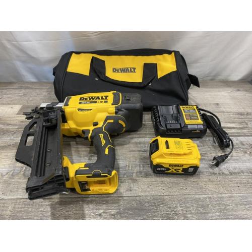 AS-IS DEWALT 20-Volt 21° Cordless Framing Nailer Kit