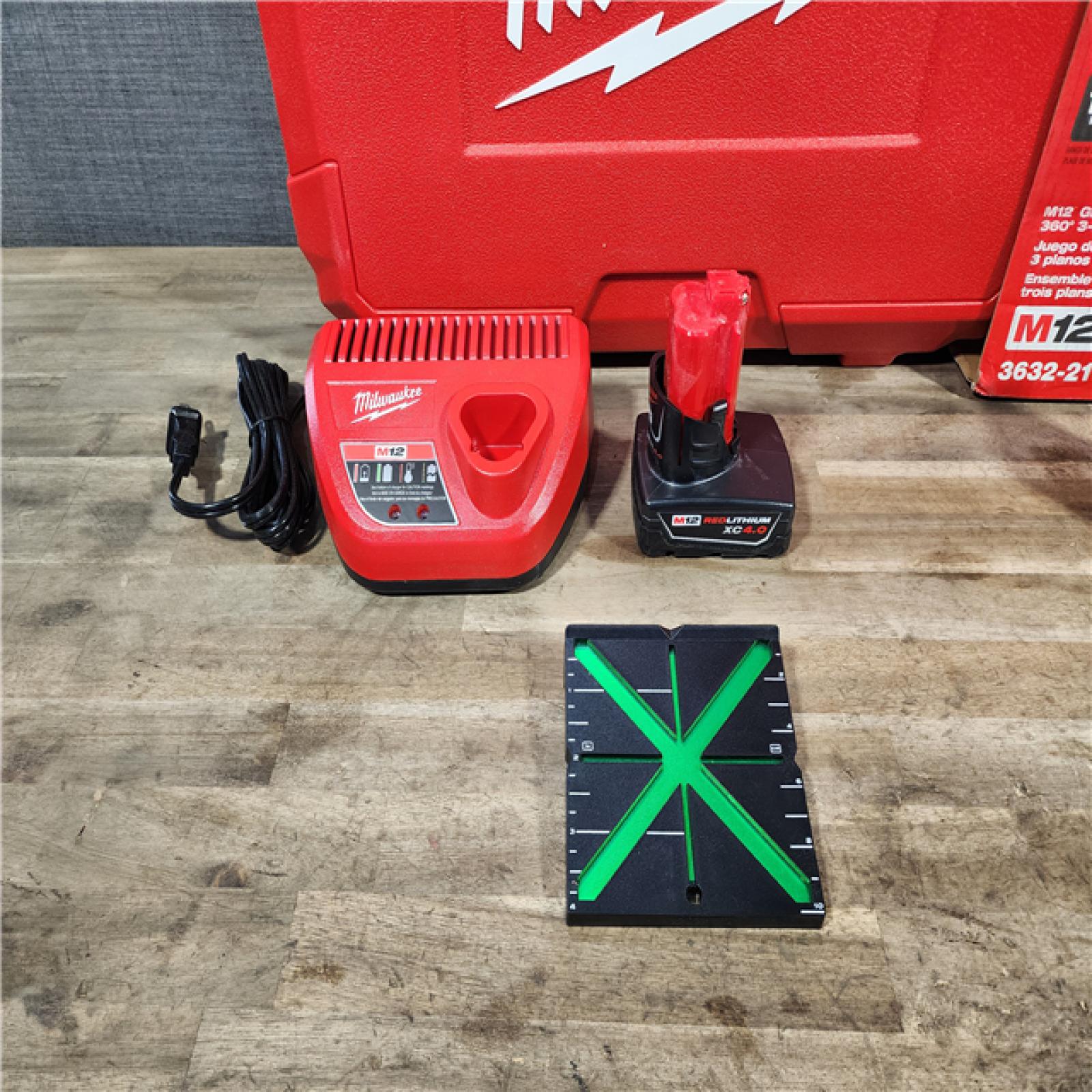 HOUSTON LOCATION - AS-IS Milwaukee-3632-21 M12 Green Beam Laser 360° 3-Plane Kit