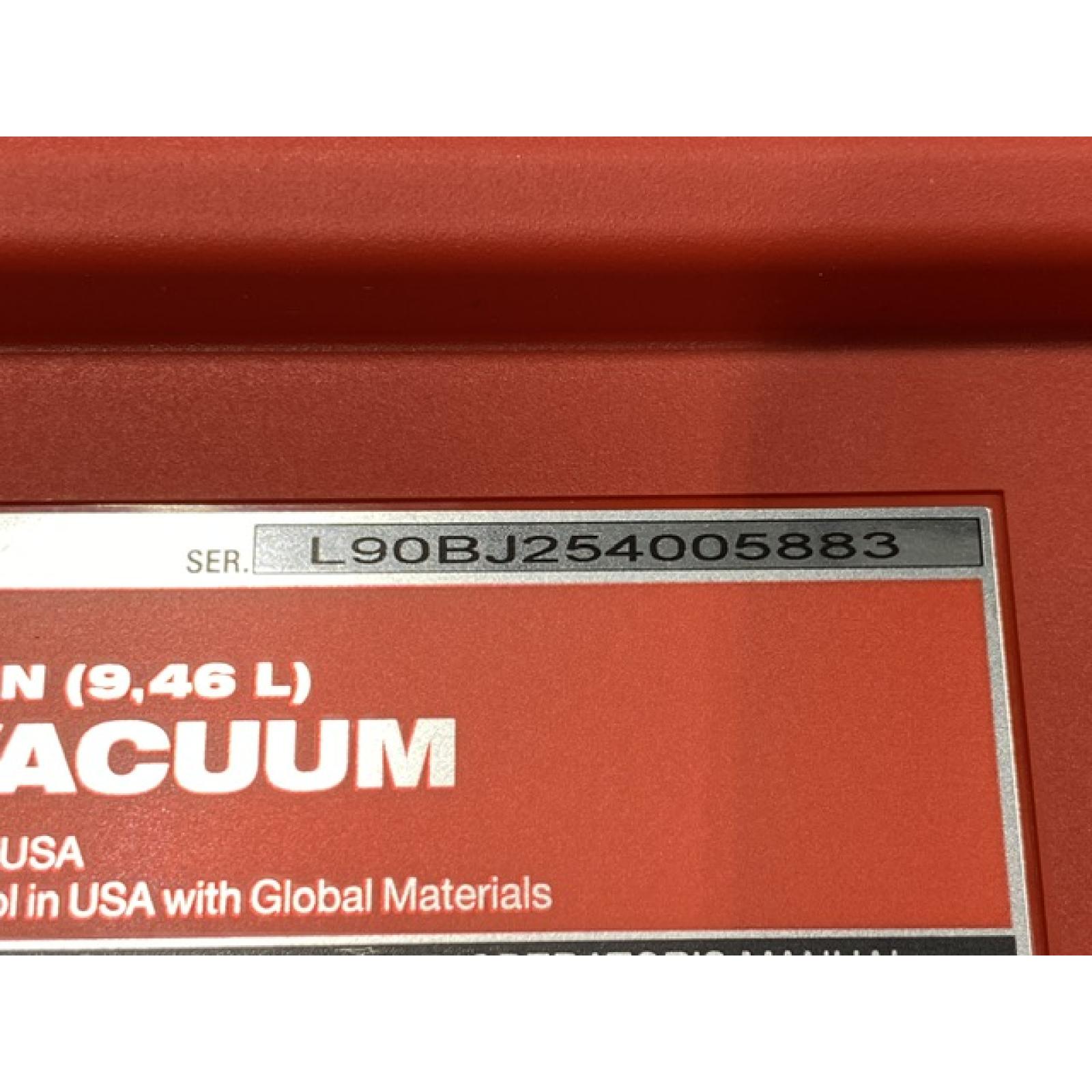 LIKE NEW - Milwaukee  FUEL PACKOUT 18-Volt Lithium-Ion Cordless 2.5 Gal. Wet/Dry Vacuum (Vacuum-Only)