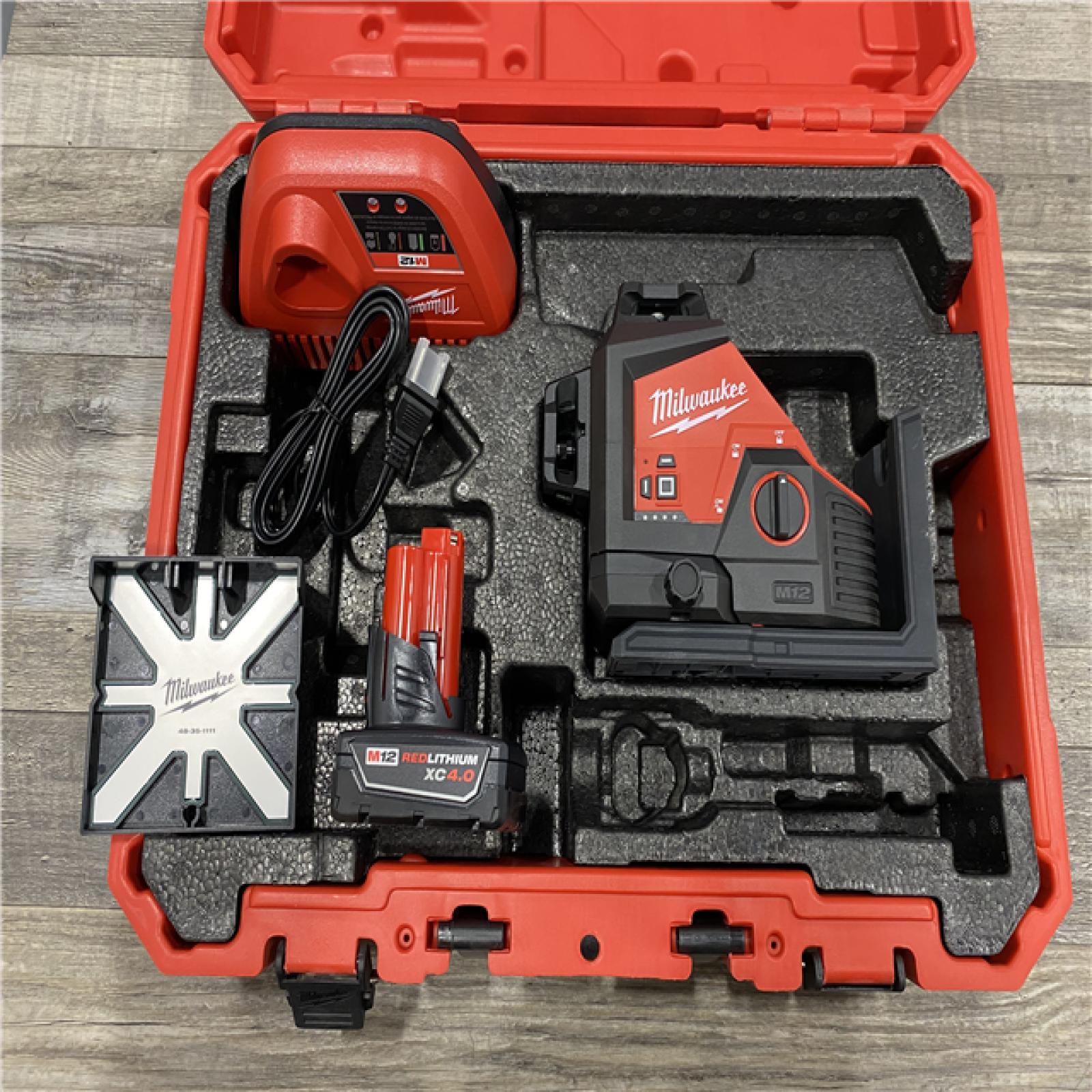 AS-IS Milwaukee 12-Volt Lithium-Ion Cordless Green 250 ft. 3-Plane Laser Level Kit