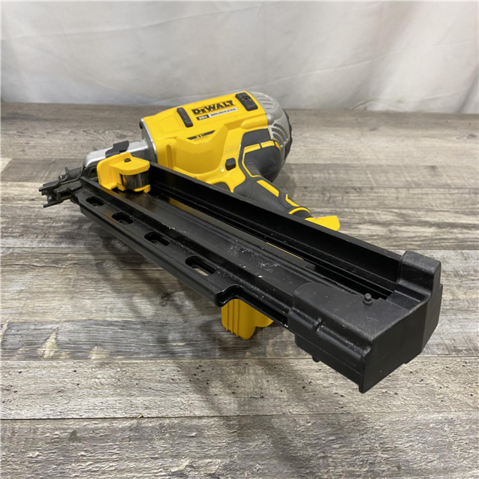 AS-IS DEWALT 20V MAX XR Lithium-Ion Electric Cordless Brushless 2-Speed 21° Plastic Collated Framing Nailer (Tool Only)