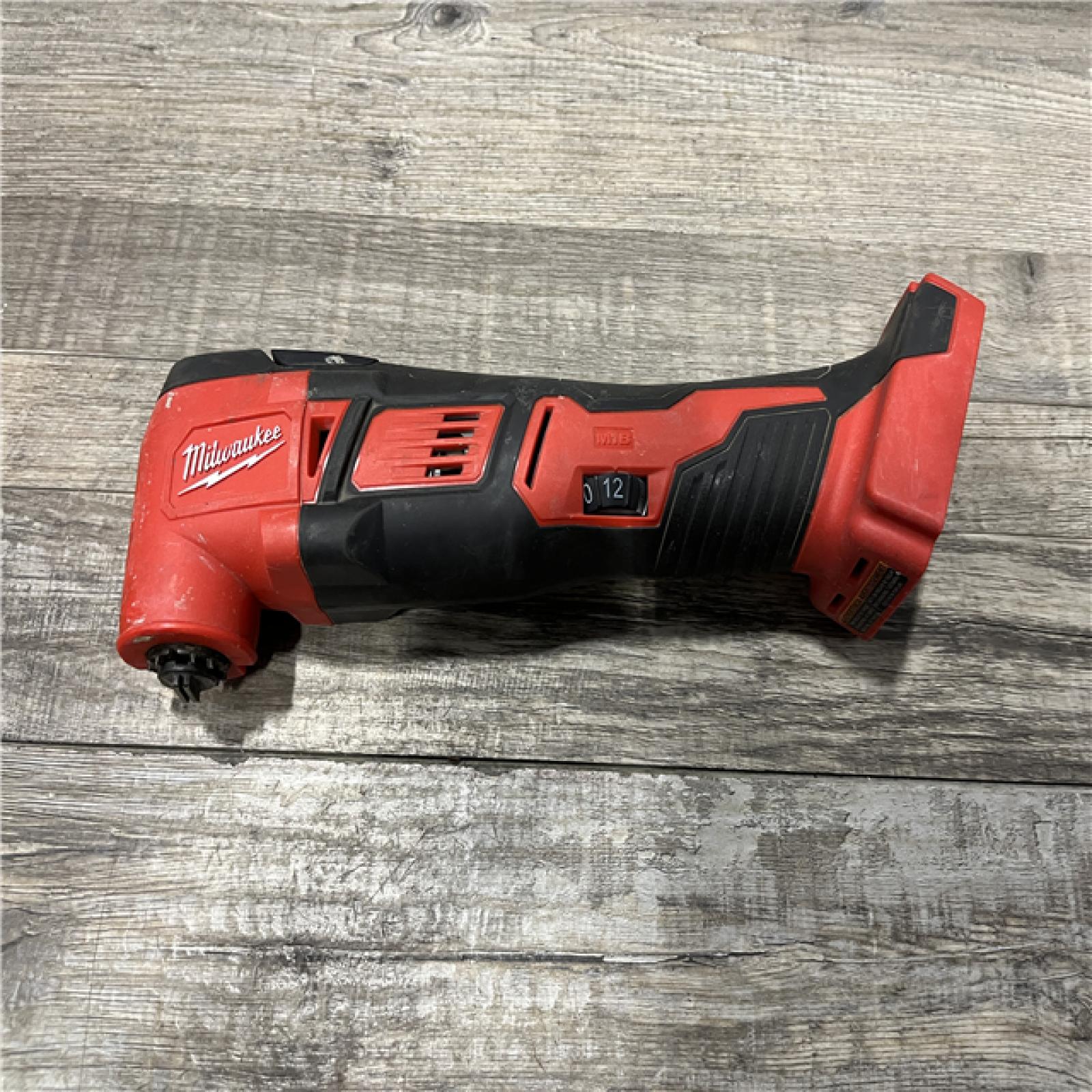 AS-IS Milwaukee 18V Lithium-Ion Cordless Oscillating Multi-Tool (Tool-Only)