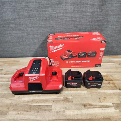 HOUSTON LOCATION - AS-IS (APPEARS LIKE NEW) MILWAUKEE M18 SUPER CHARGER DUAL BAY STARTER KIT W/ (2) FORGE XC6.0 BATTERIES