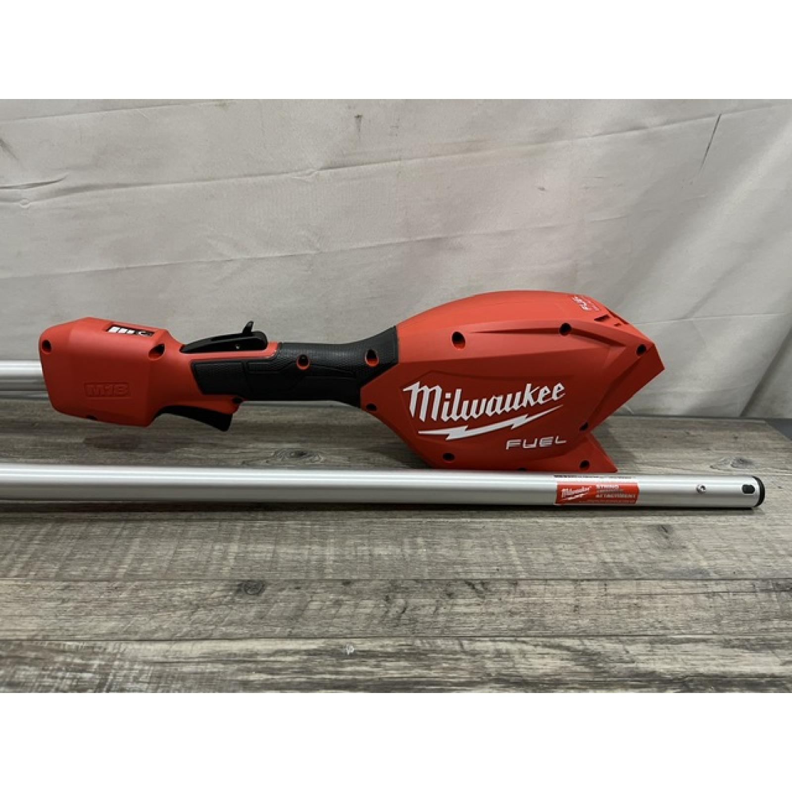 AS-IS Milwaukee FUEL 18V 16 in. Brushless Cordless Battery Powered String Trimmer Kit