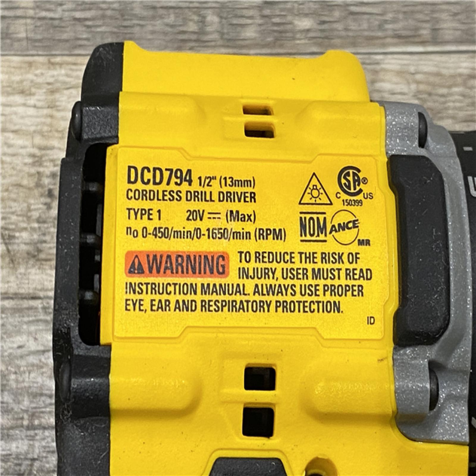 AS-IS DEWALT ATOMIC 20-Volt MAX Lithium-Ion Cordless (2-Tool) Combo Kit