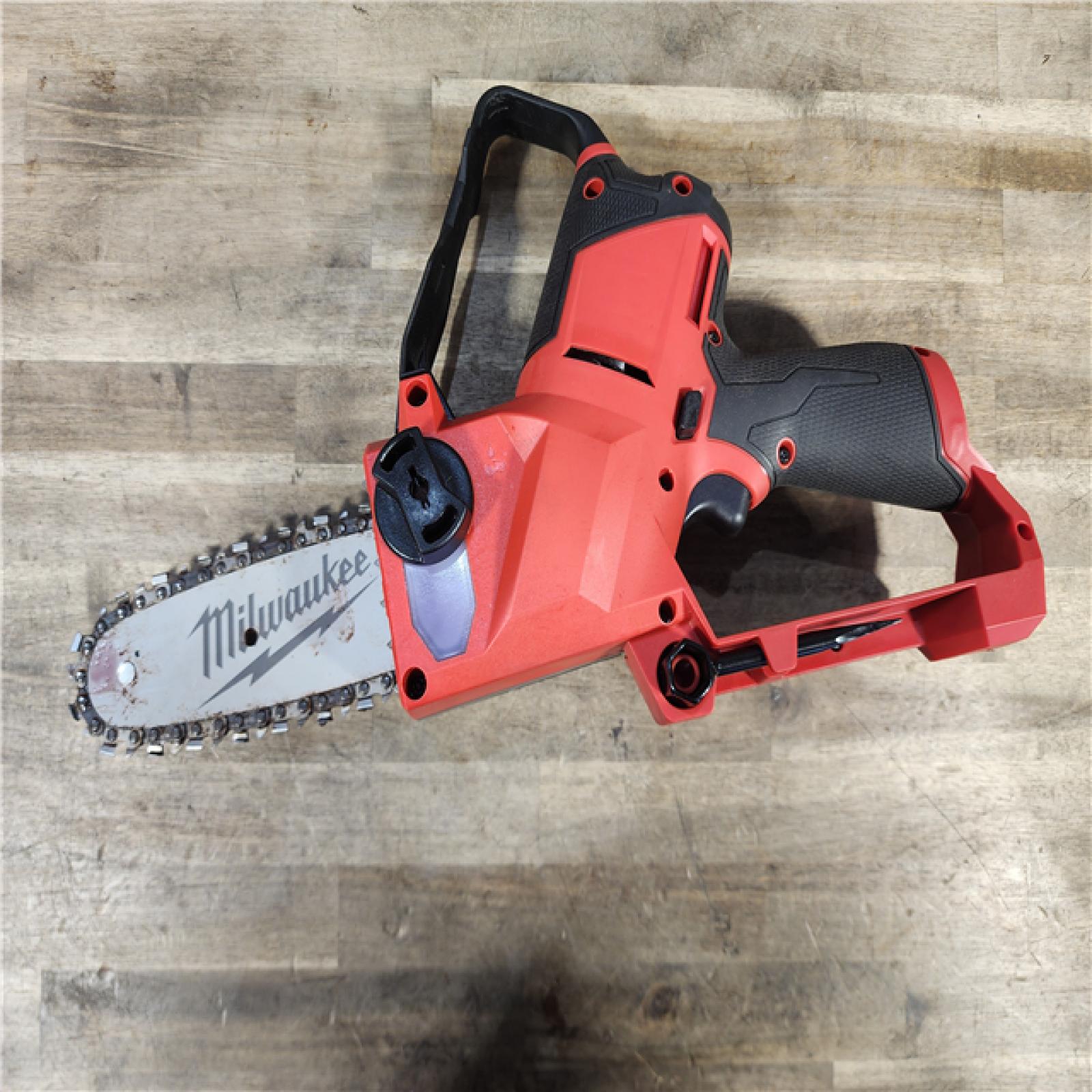 HOUSTON LOCATION - AS-IS Milwaukee M12 FUEL 6 in. 12V Lithium-Ion Brushless Electric Cordless Battery Pruning Saw HATCHET (Tool-Only)