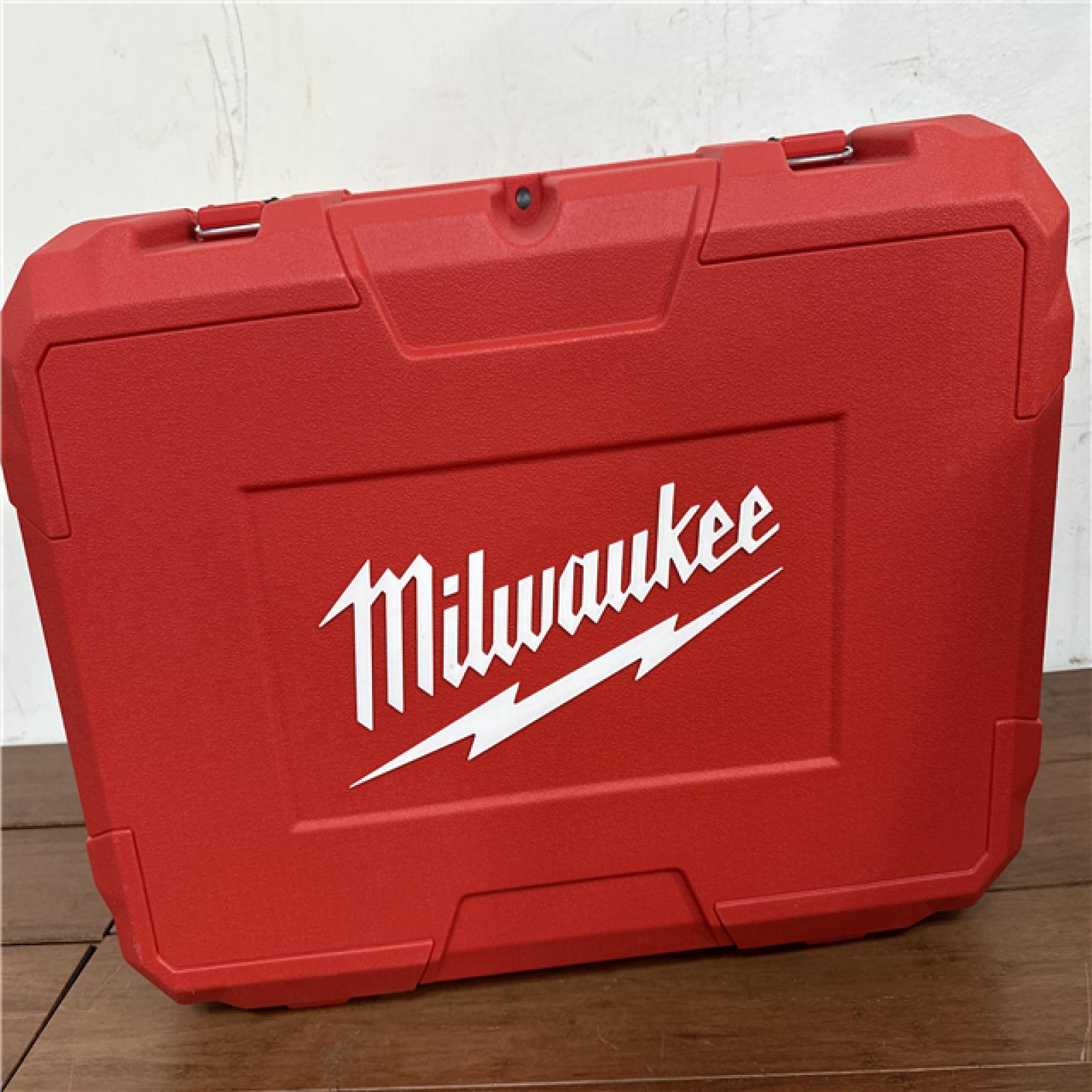 California AS-IS Milwaukee Force Logic M18 Press Tool Kit  Includes (2) Batteries  Charger & Hard Case; Appears in Excellent Condition