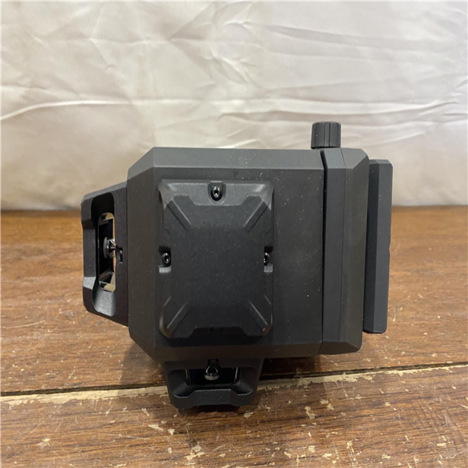 AS-IS Milwaukee-3632-21 M12 Green Beam Laser 360Â° 3-Plane Kit