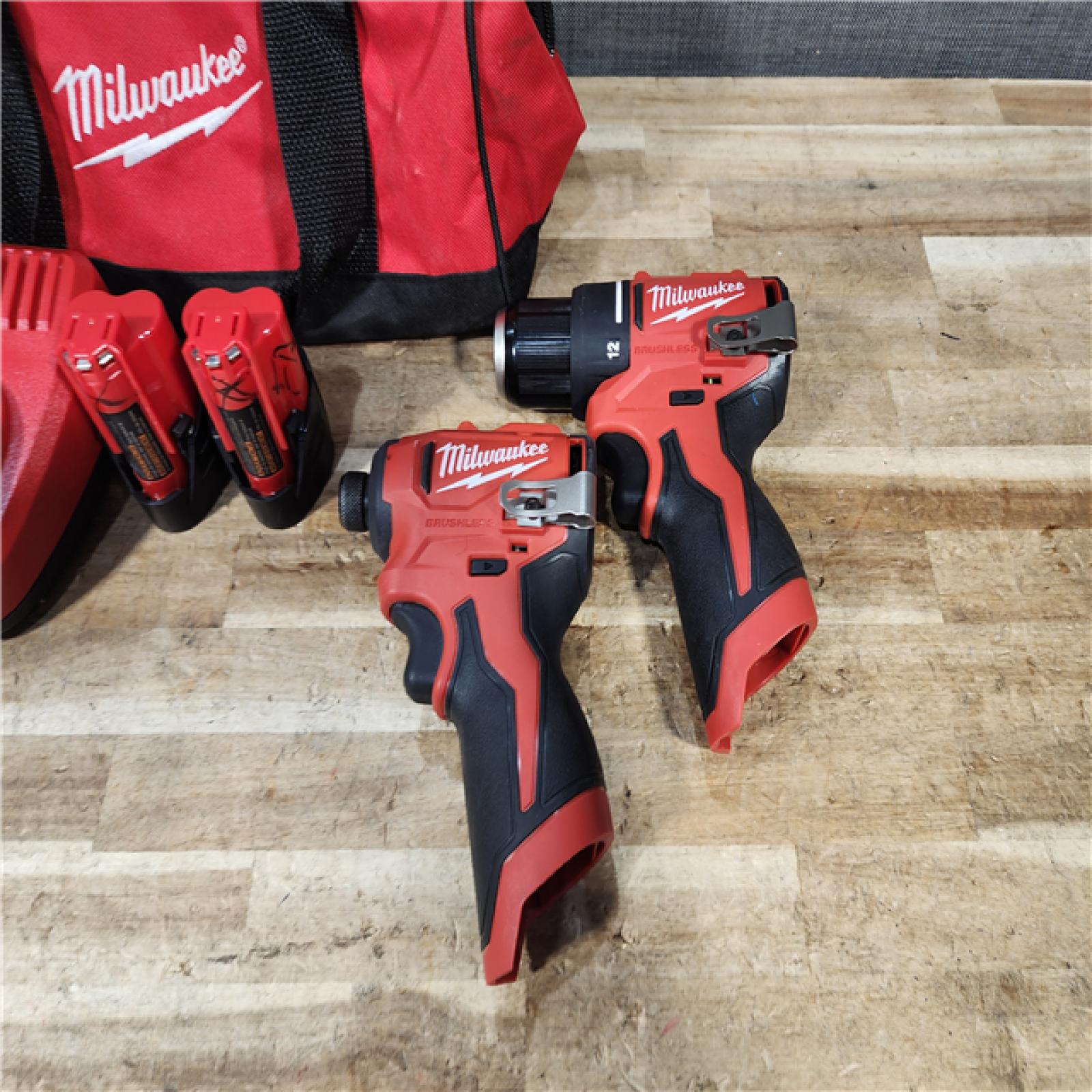 HOUSTON LOCATION - AS - IS Milwaukee 2 Tool Combo Kit W/ (2) Battery & Charger
