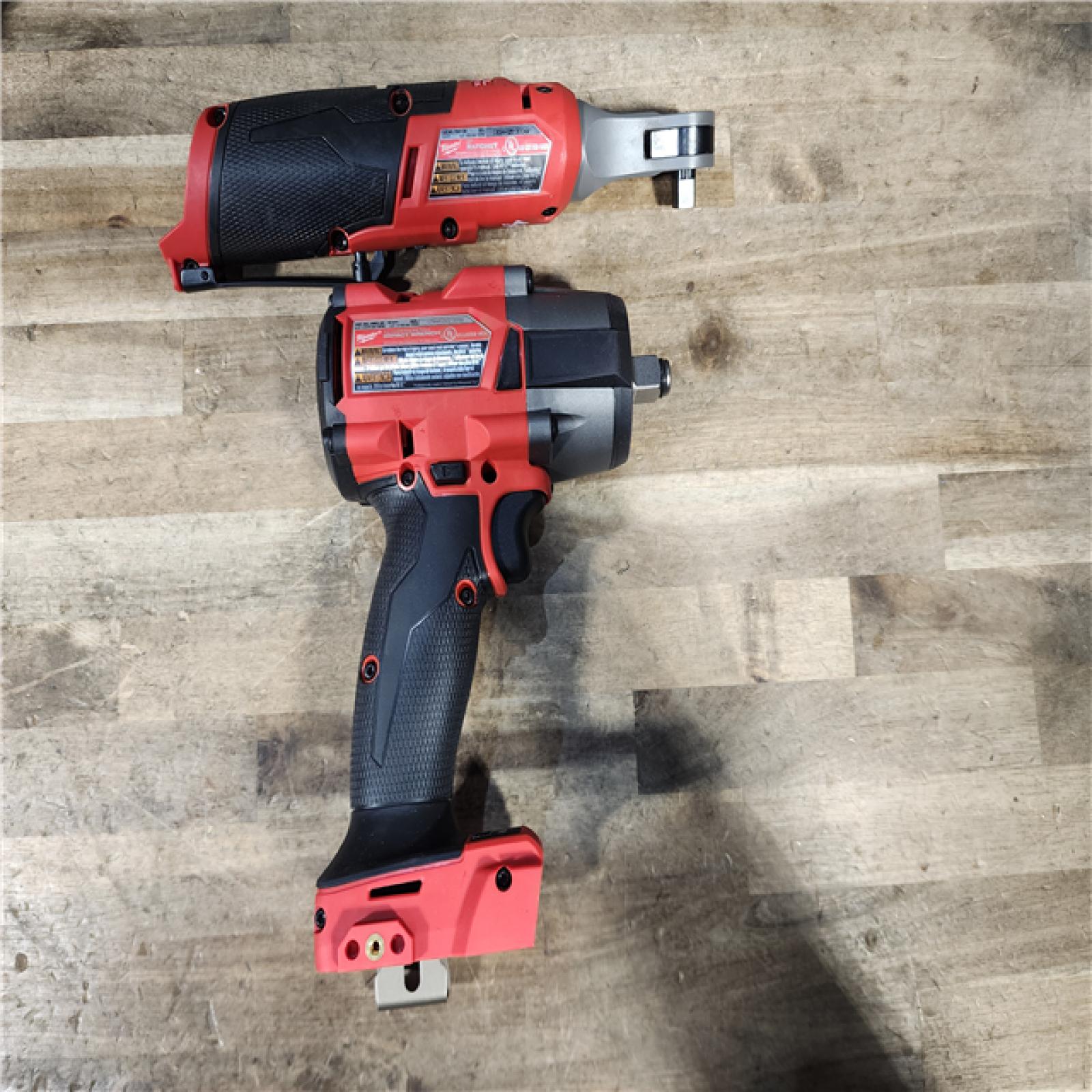 HOUSTON LOCATION - AS-IS MILWAUKEE 2 TOOL COMBO KIT W/ (2) BATTERY & CHARGER