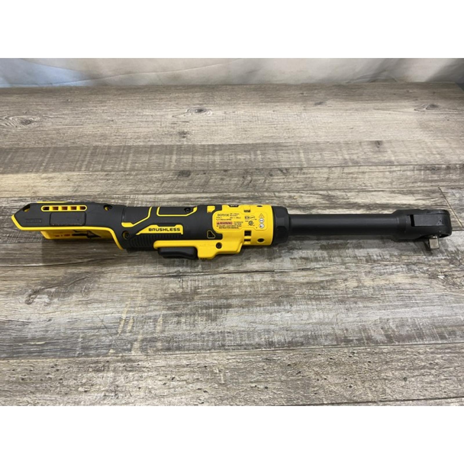 LIKE NEW - DEWALT ATOMIC 20V MAX 3/8 in. Extended Reach Cordless Ratchet (Tool Only)