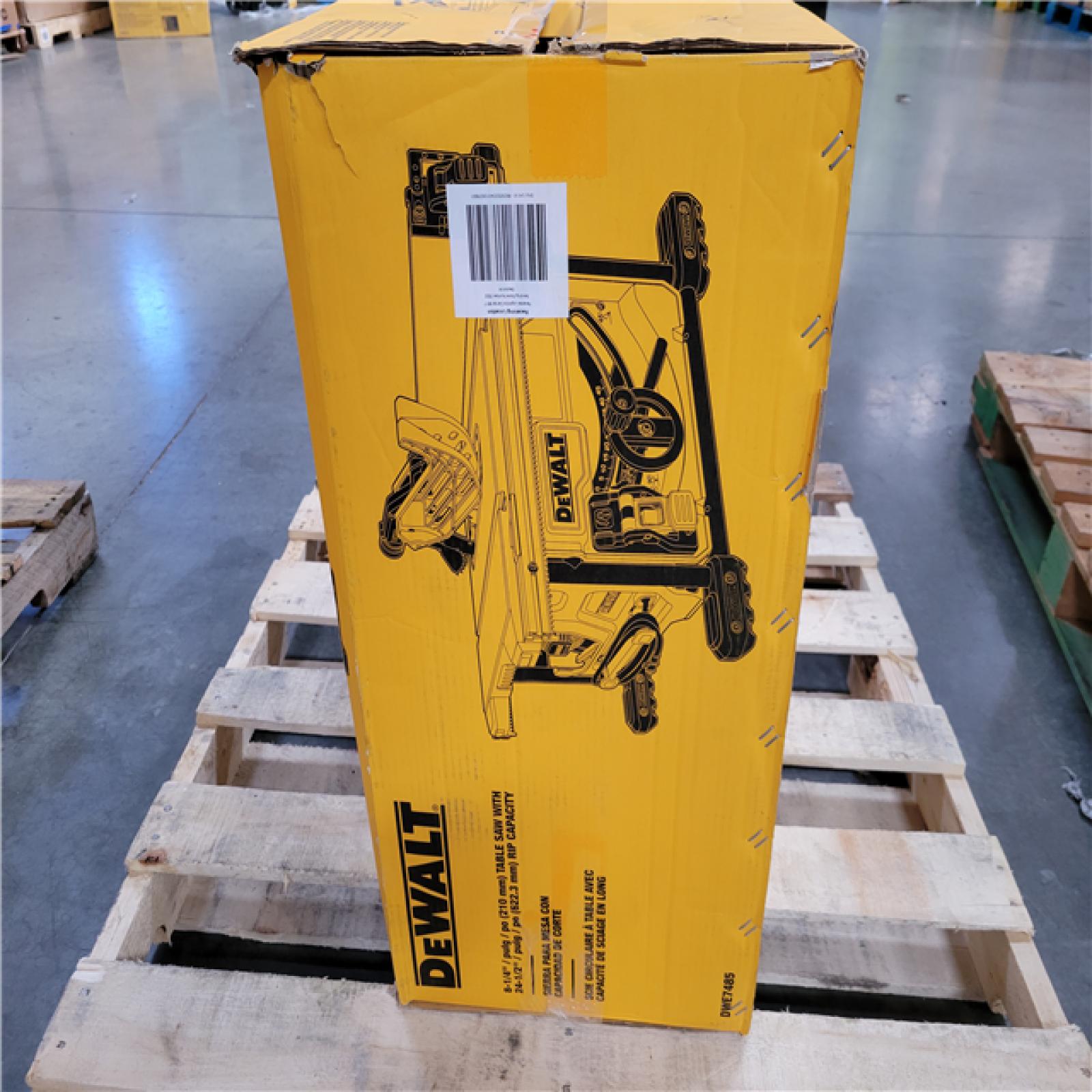 CALIFORNIA AS-IS DEWALT 8-1/4 /PULG/PO (210mm) TABLE SAW WITH 24-1/2 /PULG/PO (622.3mm) RIP CAPACITY