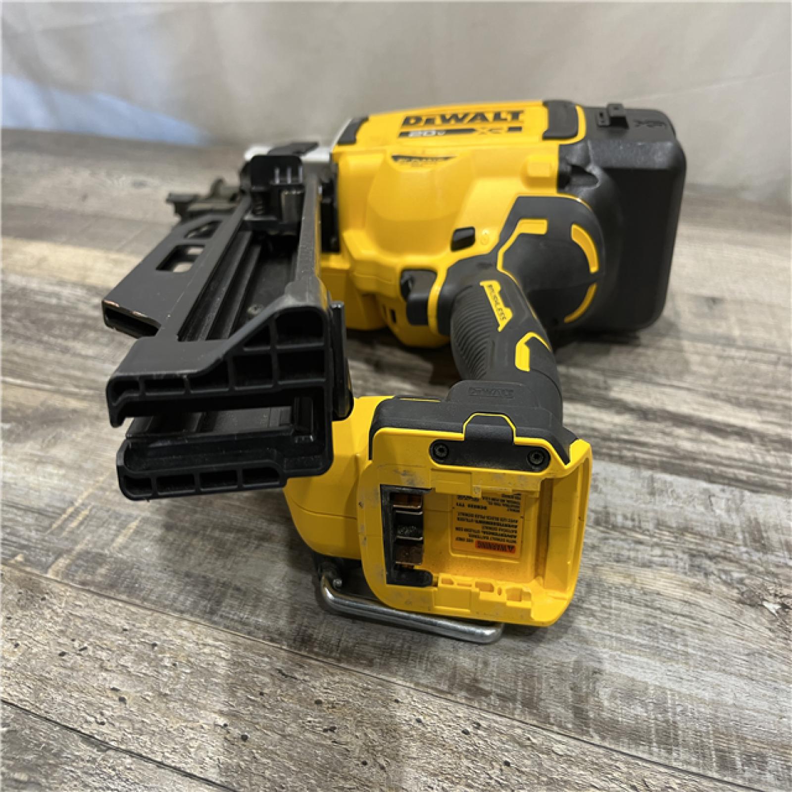 AS-IS DEWALT 20-Volt 21° Cordless Framing Nailer (Tool-Only)