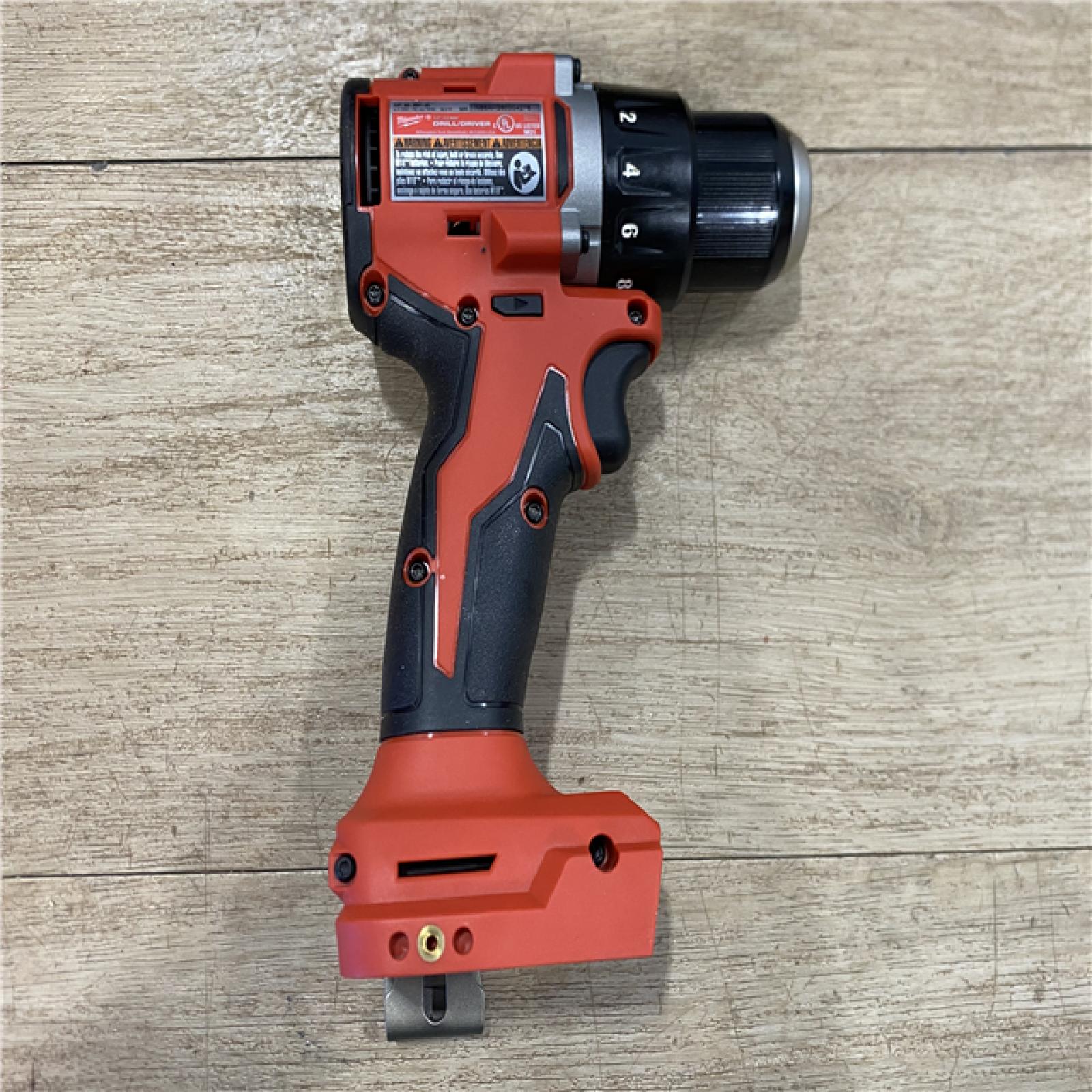 AS-IS Milwaukee 18V Lithium-Ion Brushless Cordless 1/2 in. Compact Drill/Driver with kit