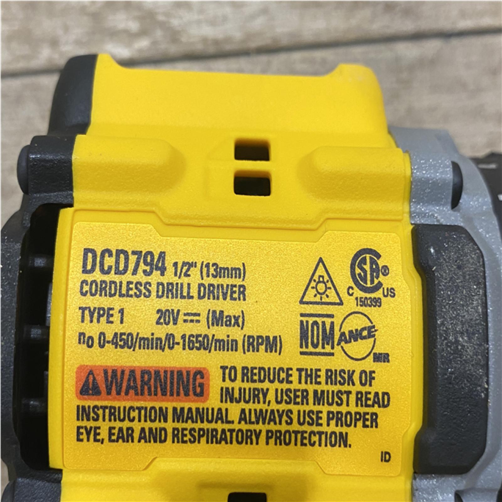 AS-IS DEWALT Atomic 20V Lithium-Ion Cordless Compact 1/2 in. Drill/Driver Kit
