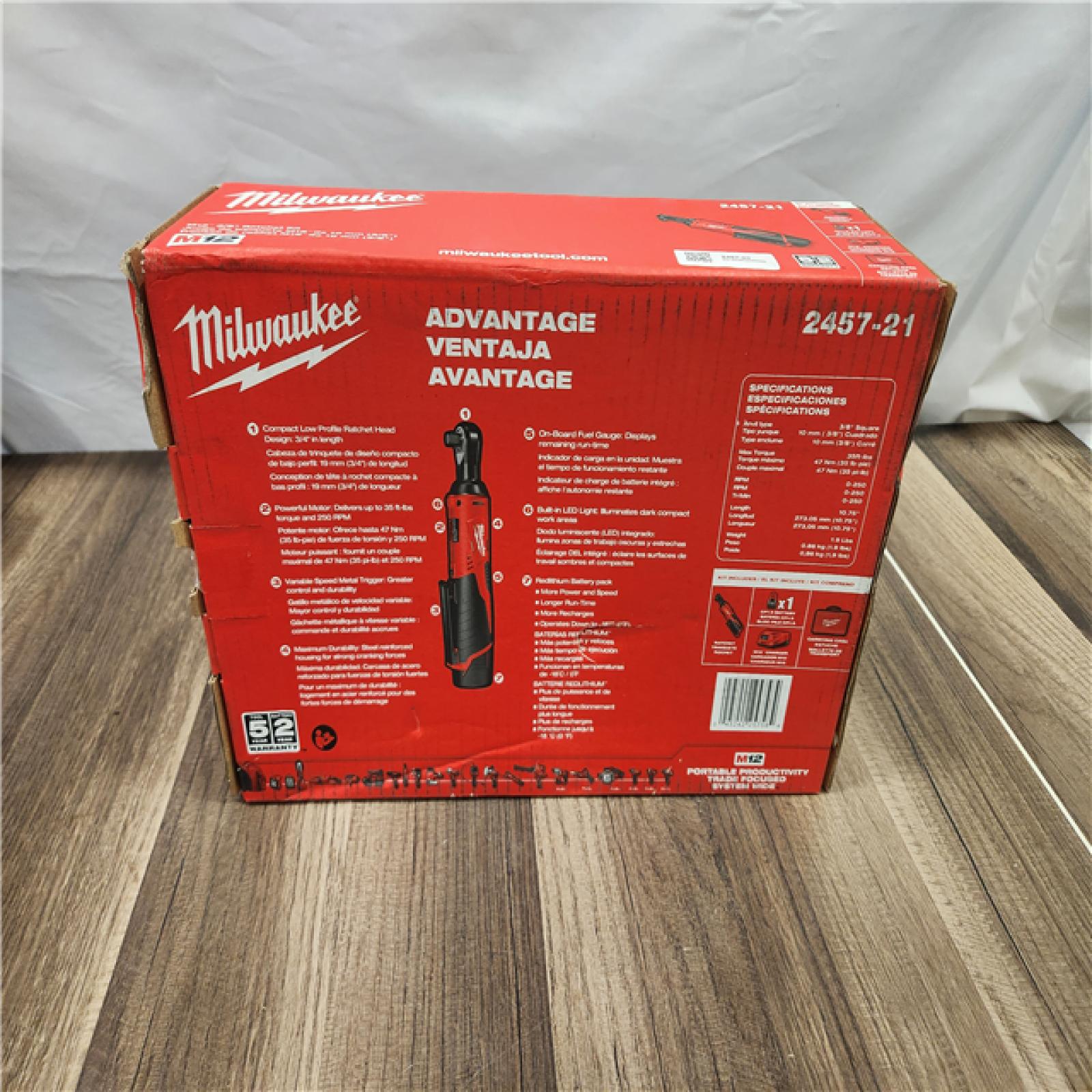 NEW! - Milwaukee Cordless 3/8 in. Ratchet Kit