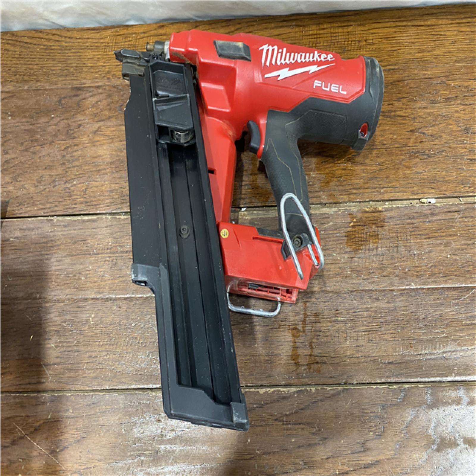 AS-IS Milwaukee 2744-20 M18 FUEL 3-1/2 in. 18-Volt 21-Degree Lithium-Ion Brushless Cordless Framing Nailer (Tool-Only)