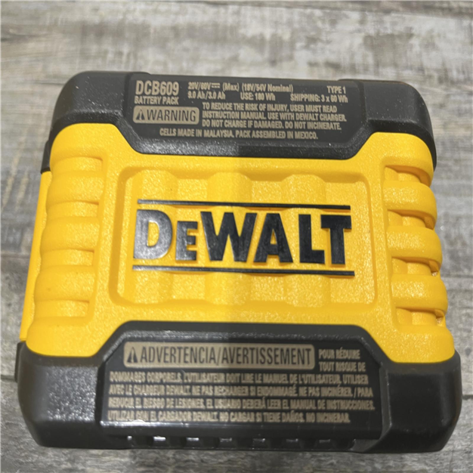 AS-IS DEWALT 20V/60V MAX FLEXVOLT Lithium-Ion 9.0Ah Battery and Charger Starter Kit