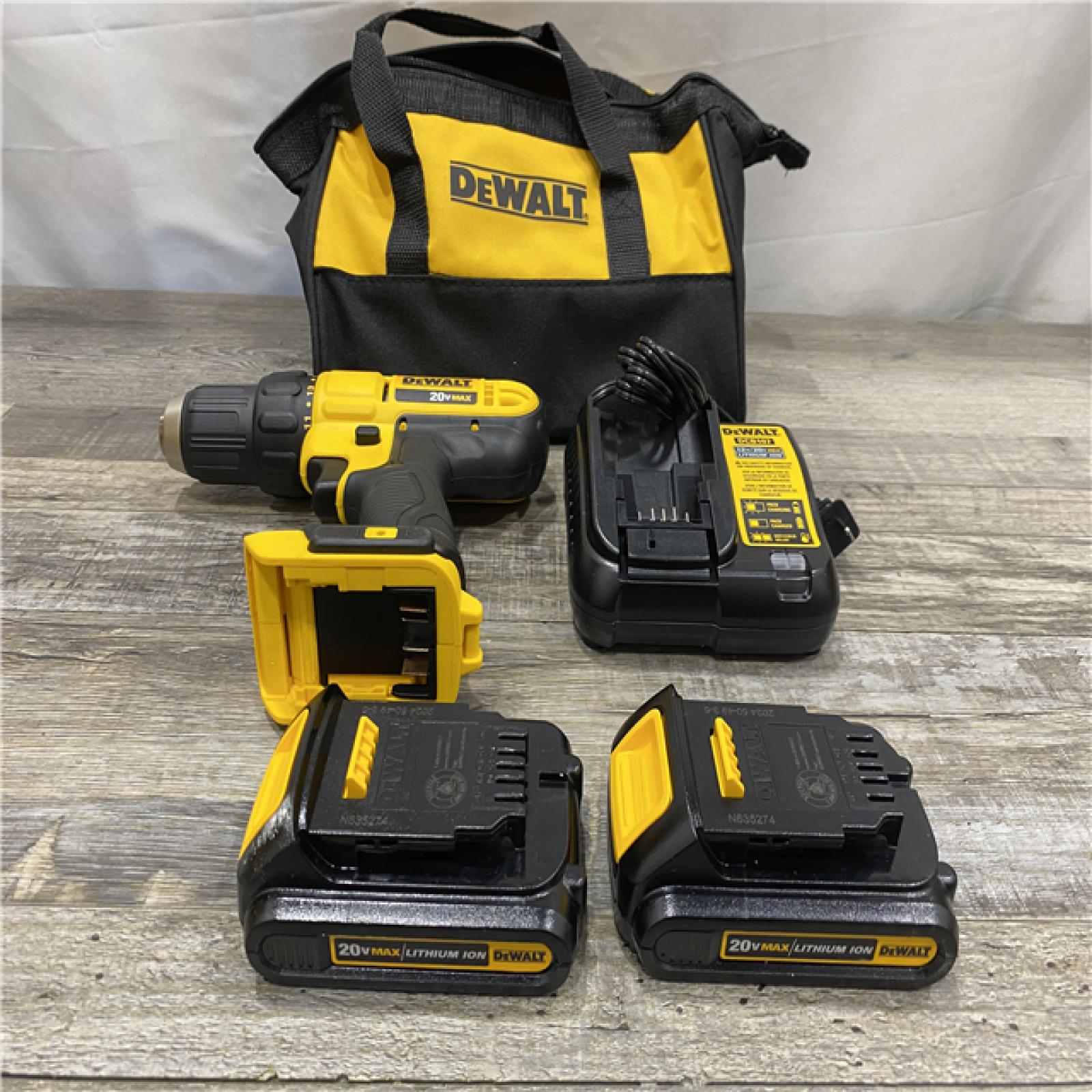 AS-IS DEWALT 20V MAX Cordless 1/2 in. Drill/Driver Kit