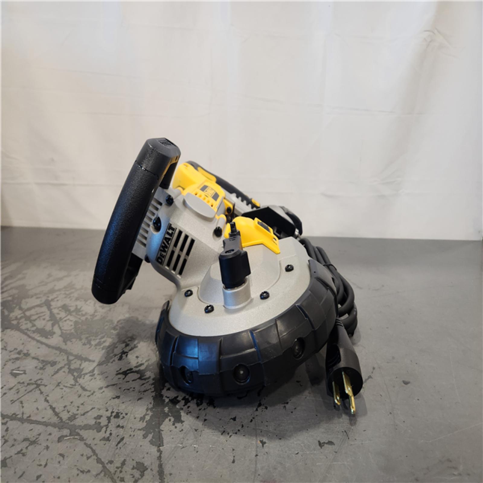 AS-IS- 10 Amp Deep Cut Band Saw Kit