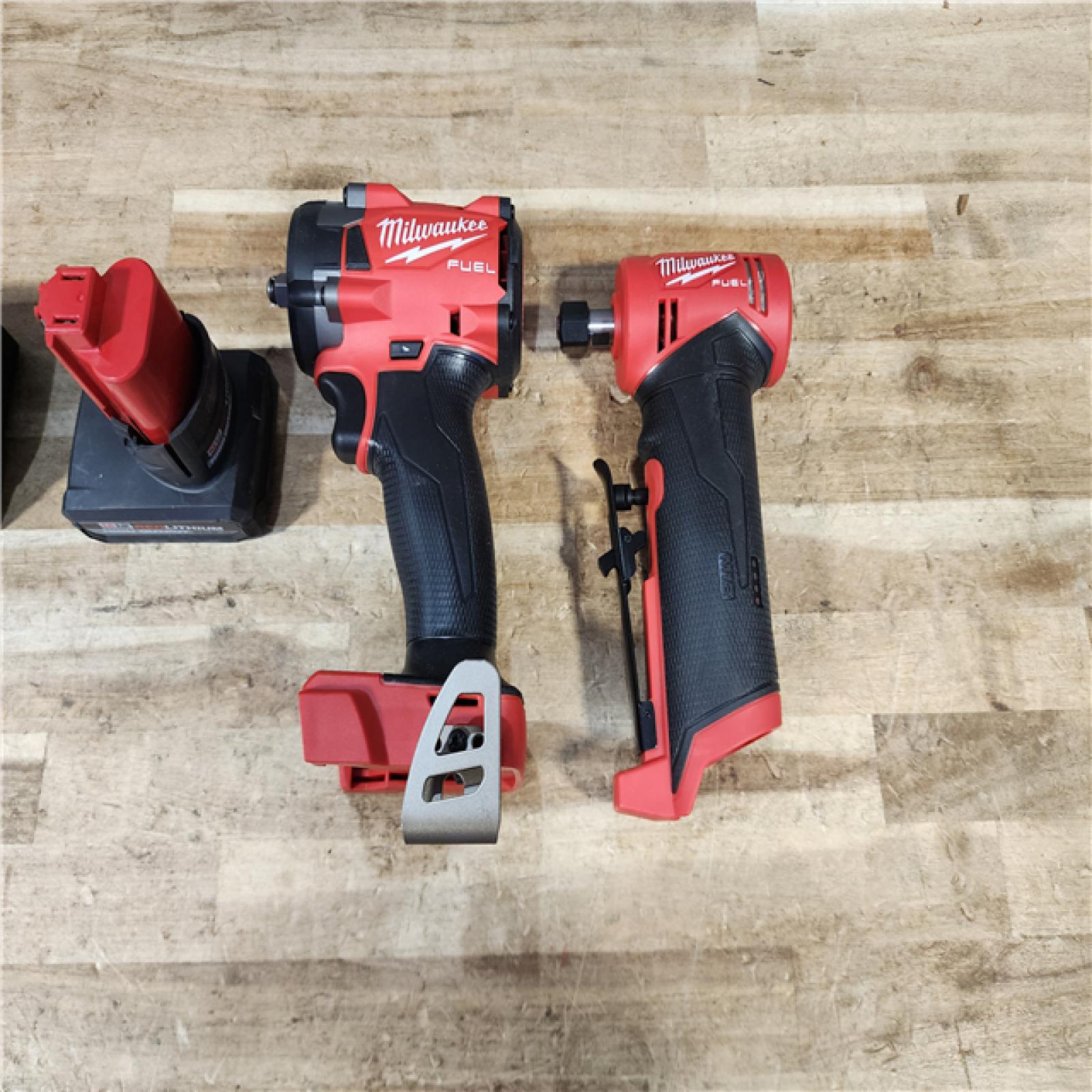 HOUSTON LOCATION - AS - IS Milwaukee 2 Tool Combo Kit W/ (2) Battery & Charger