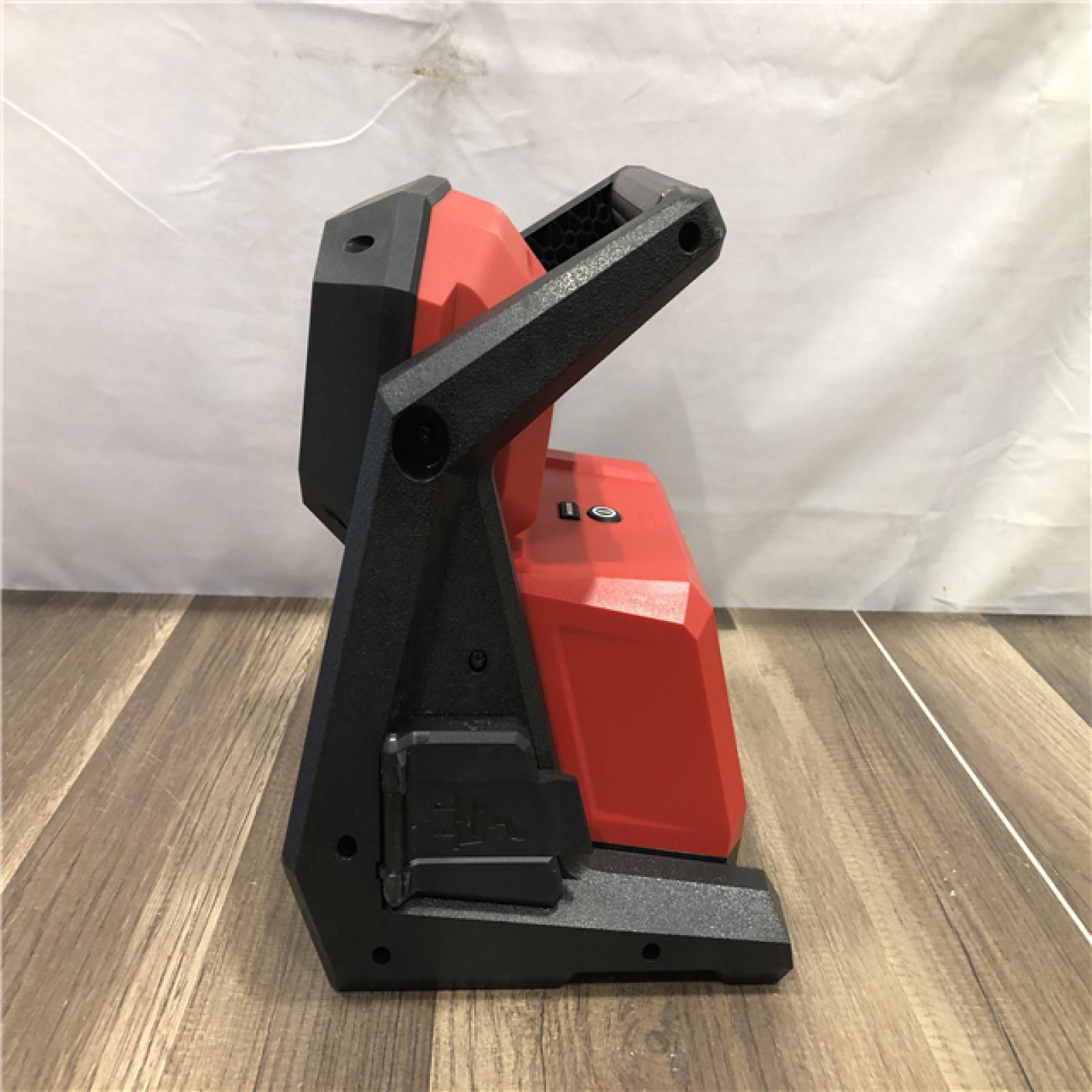 AS-IS Milwaukee GEN-2 18-Volt Lithium-Ion Cordless 4000 Lumens ROVER LED AC/DC Flood Light (Tool-Only)