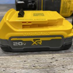 AS-IS DEWALT Atomic 20-Volt Maximum Cordless Brushless Compact Reciprocating Saw Kit