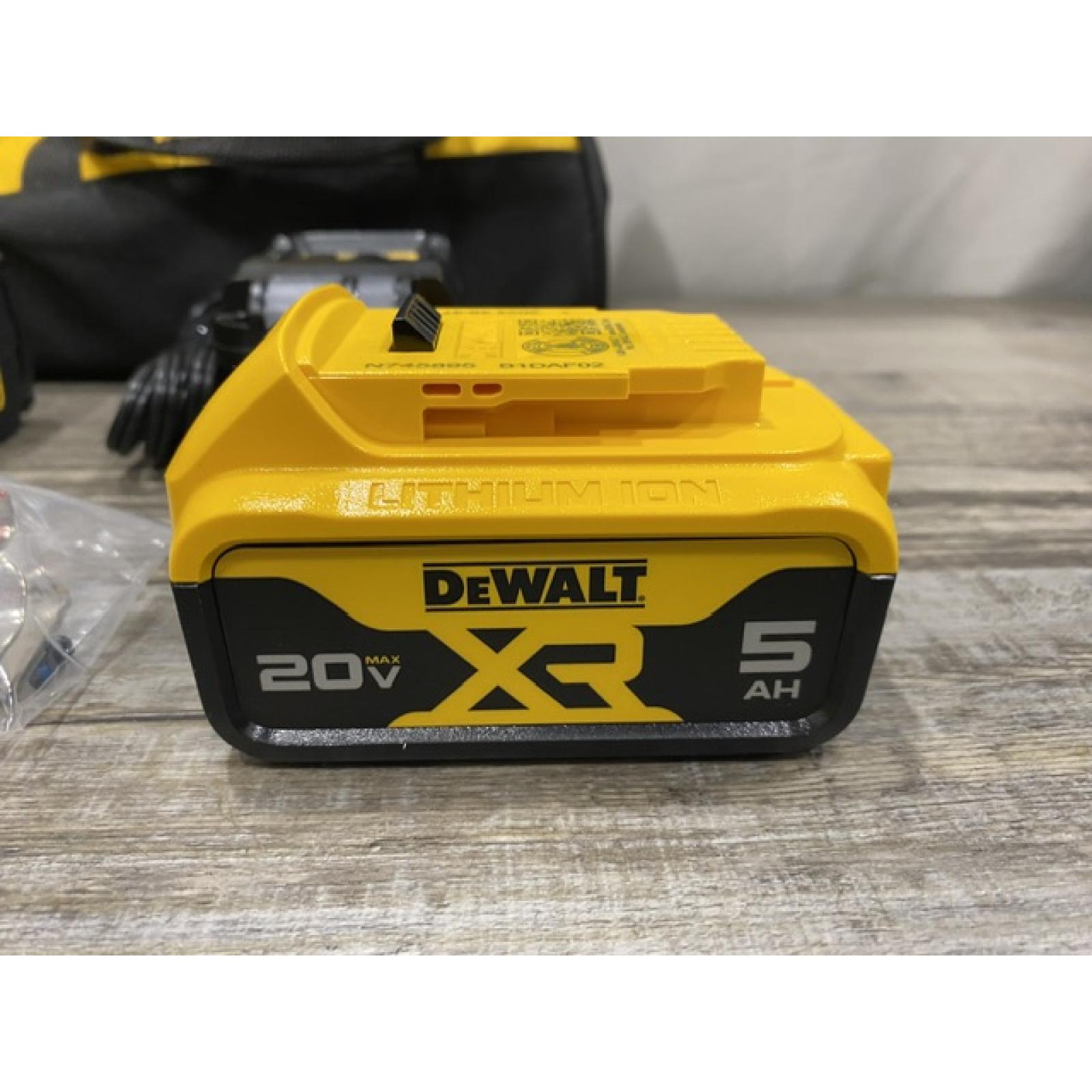 AS-IS DEWALT ATOMIC 20V MAX Lithium-Ion Cordless 1/4 in. Brushless Impact Driver Kit