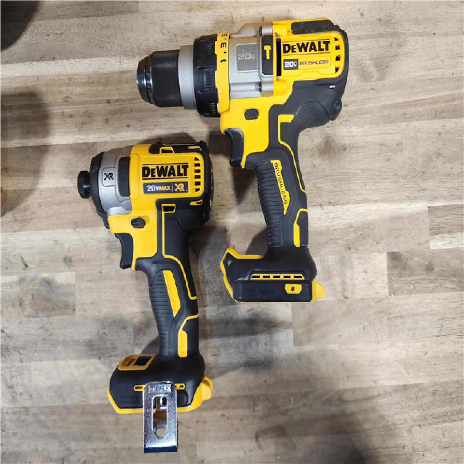HOUSTON LOCATION - AS-IS DEWALT 20V MAX Cordless Brushless Hammer Drill/Driver 2 Tool Combo Kit with FLEXVOLT ADVANTAGE