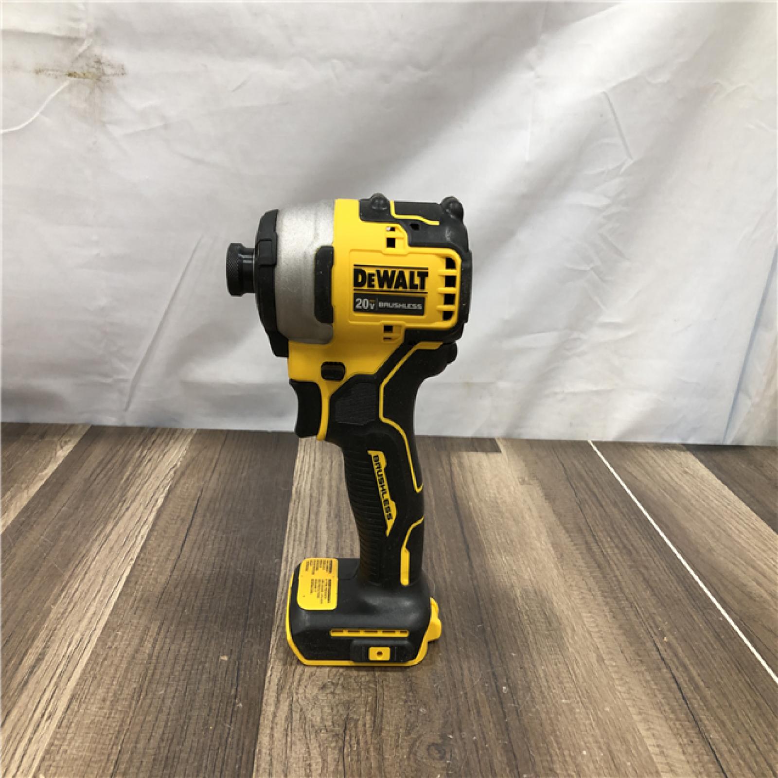 AS-IS DEWALT Atomic 20V Max Lithium-Ion Brushless Cordless Compact 1/4 in. Impact Driver Kit