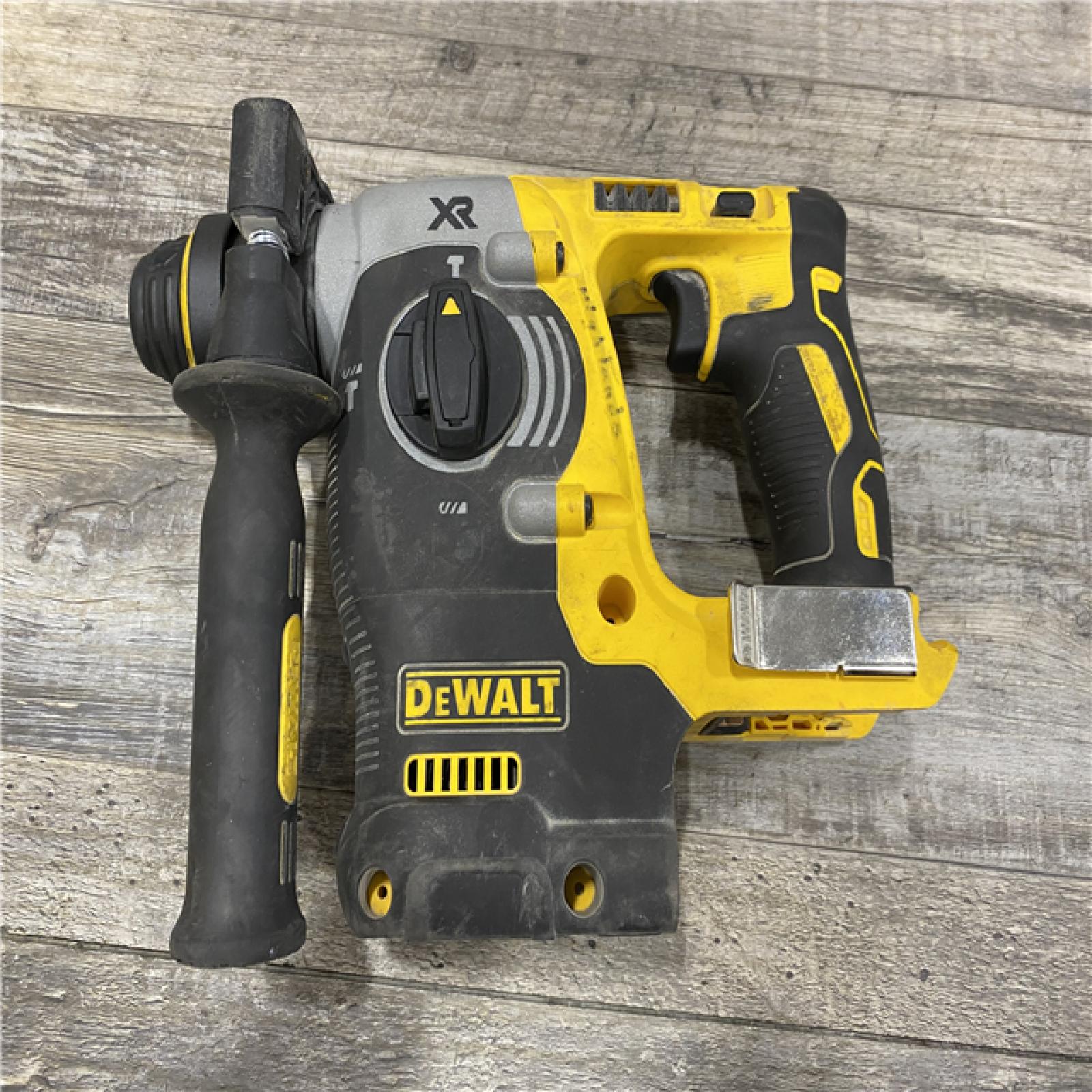 AS-IS DEWALT 20V MAX XR Cordless Brushless 1 in. SDS Plus L-Shape Rotary Hammer (Tool Only)