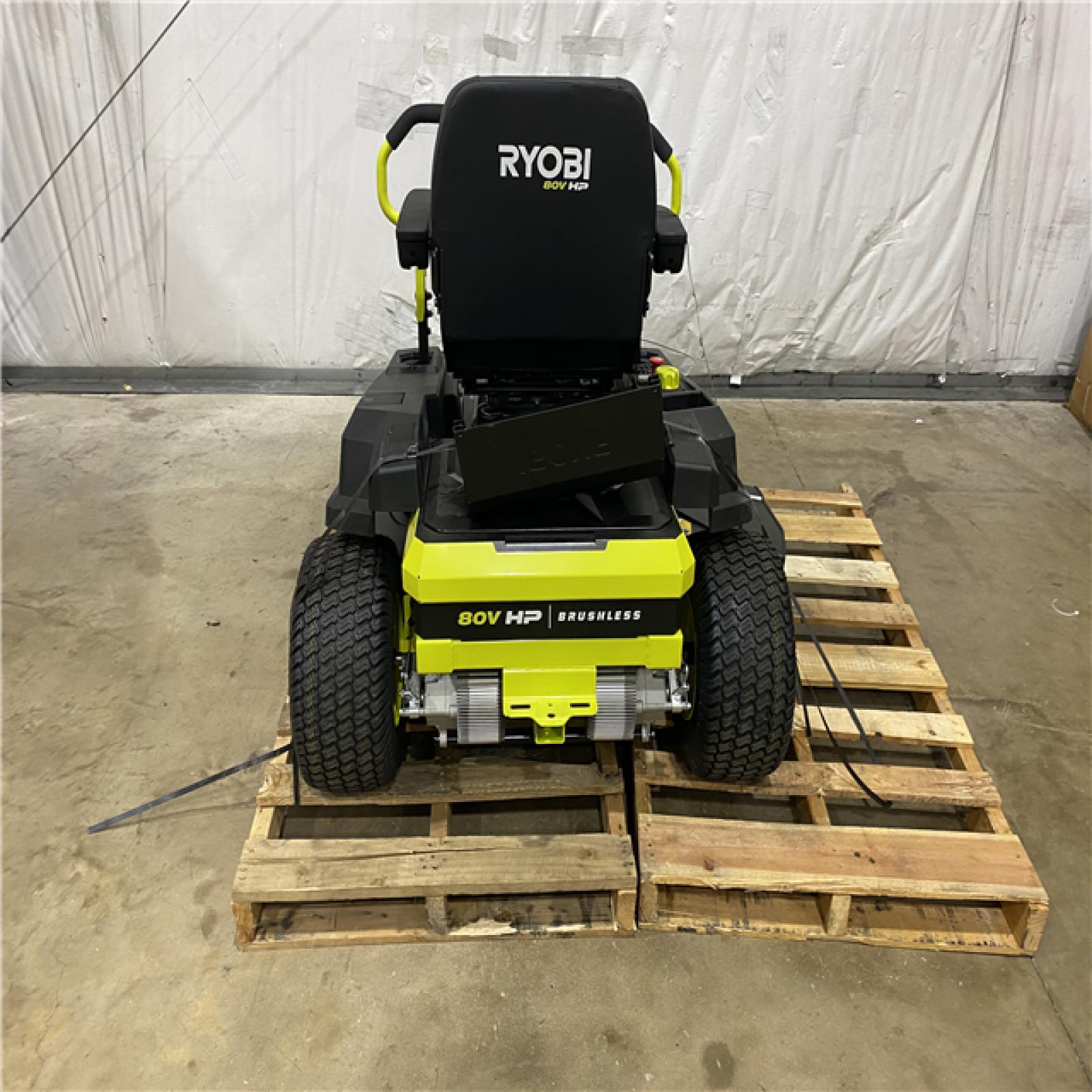Houston Location - AS-IS Outdoor Pallet