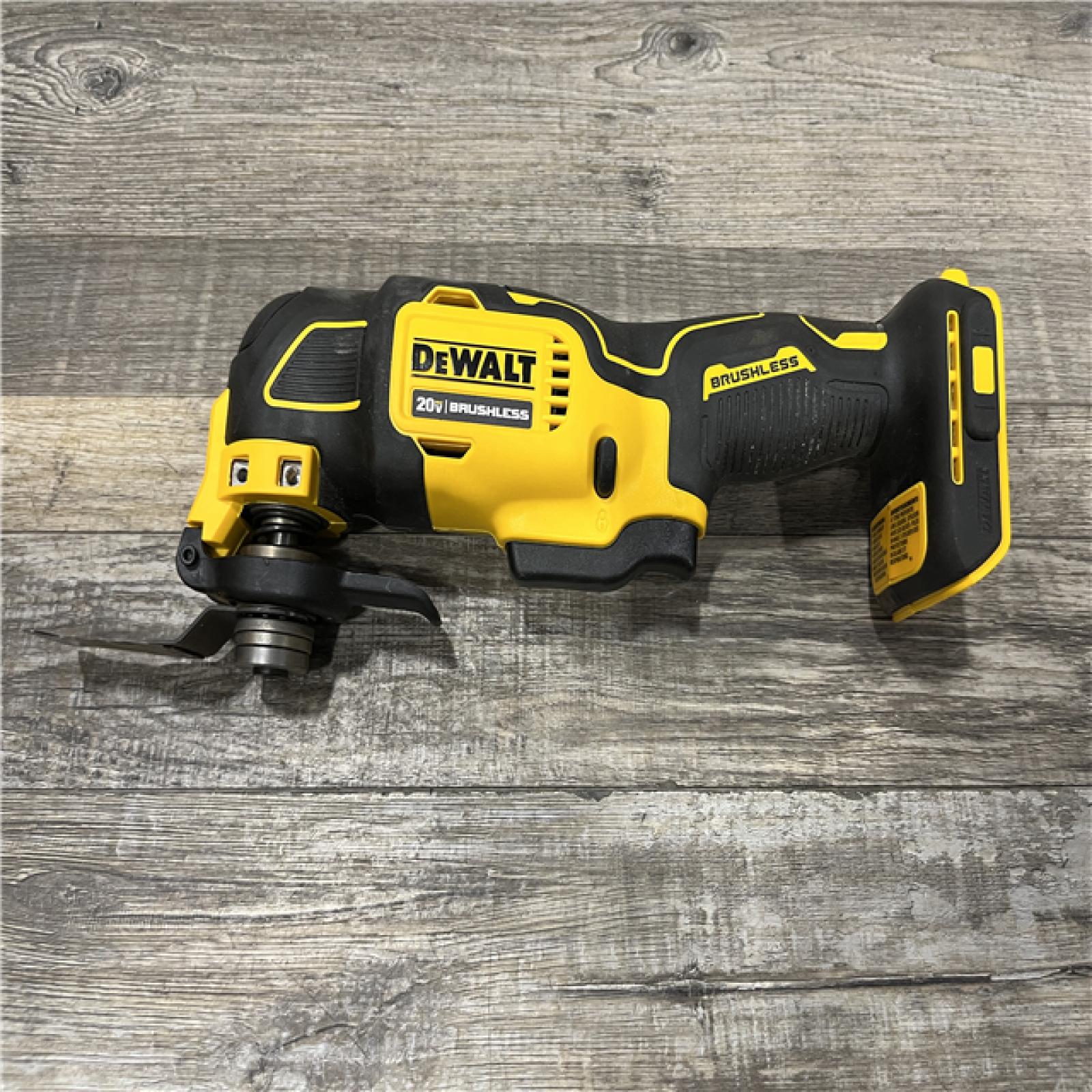 AS-IS DEWALT ATOMIC 20V MAX Cordless Brushless Oscillating Multi Tool Kit