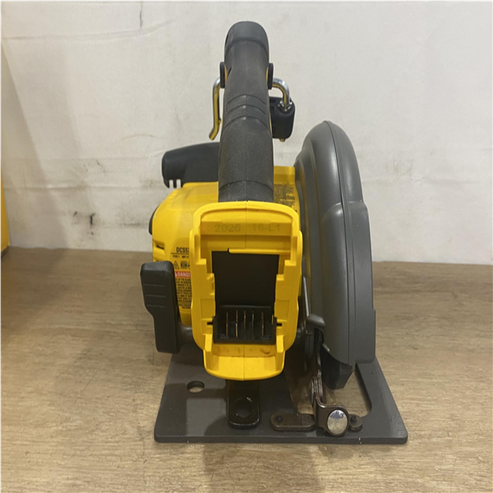 AS-IS DEWALT FLEXVOLT 60V MAX Cordless Brushless 7-1/4 in. Circular Saw with Brake (Tool Only)