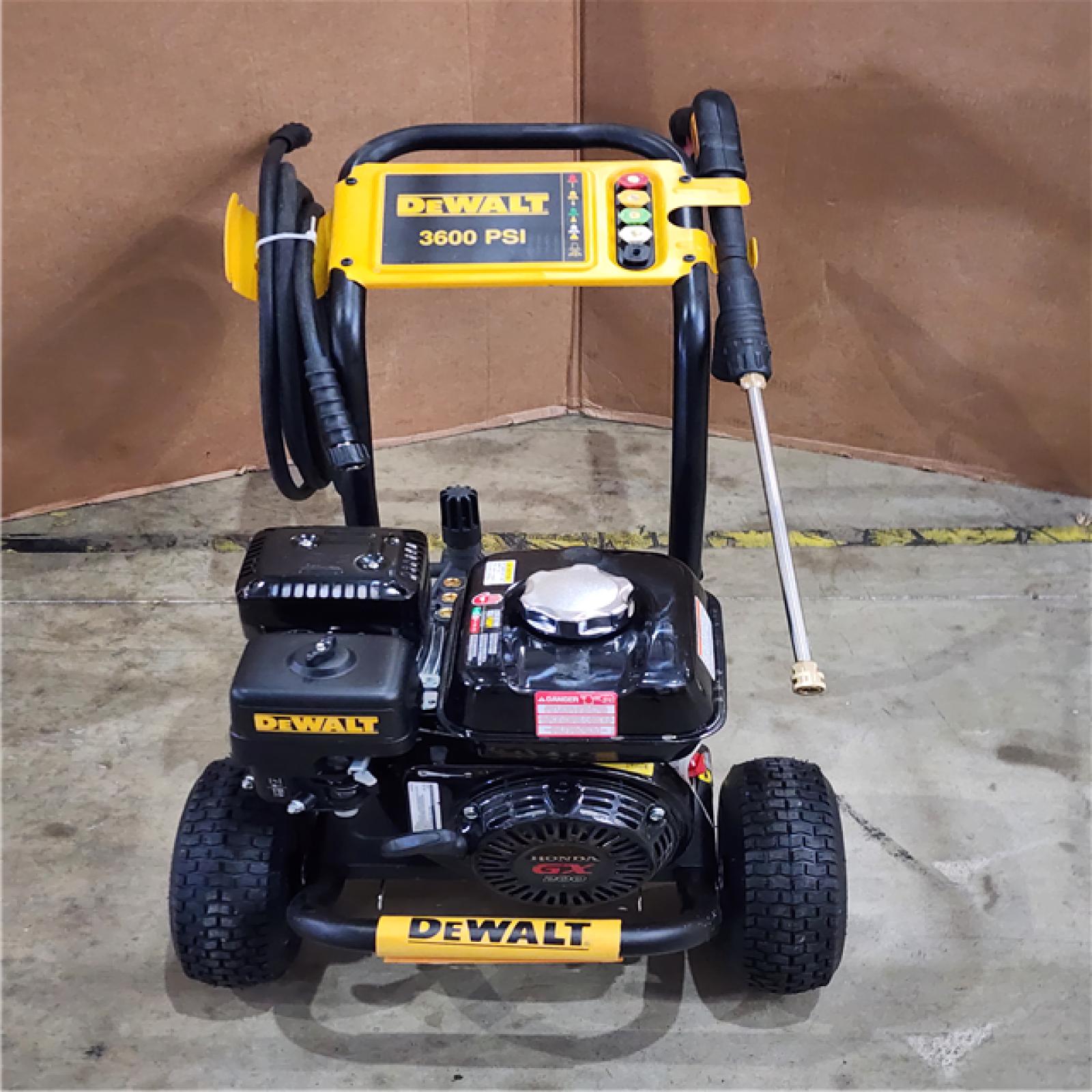 HOUSTON LOCATION - AS-IS DEWALT 3600 PSI 2.5 GPM Gas Cold Water Professional Pressure Washer with HONDA GX200 Engine