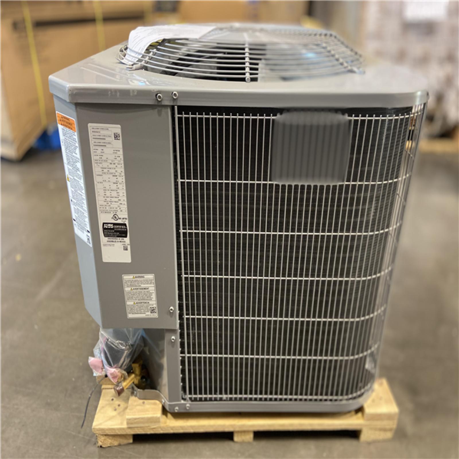 DALLAS LOCATION - Smartcomfort® by Carrier 2.5 Ton 14.3 Seer2 Heat Pump
