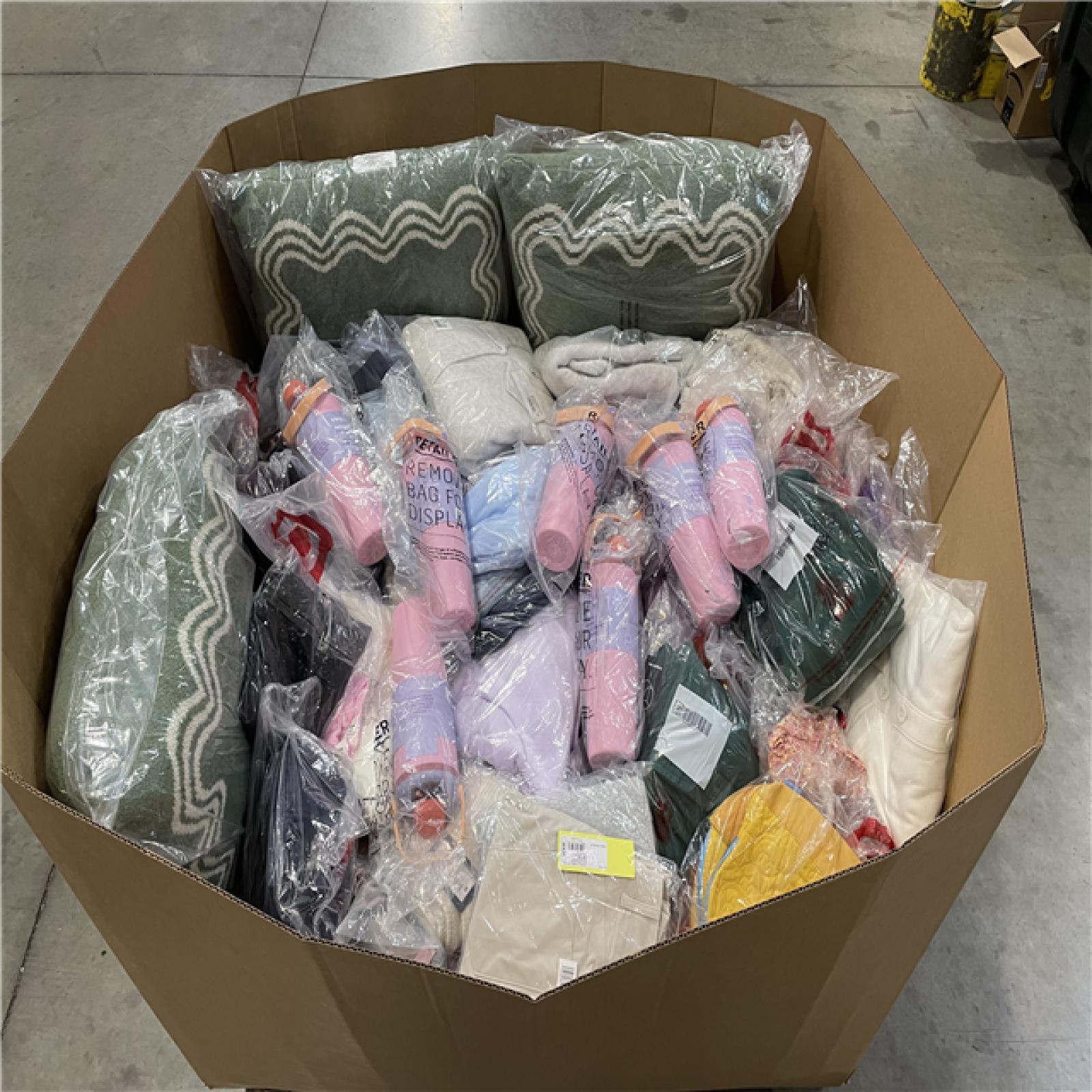 DALLAS LOCATION- NEW!- BULLSEYE MIXED CLOTHING PALLET (300 UNITS)