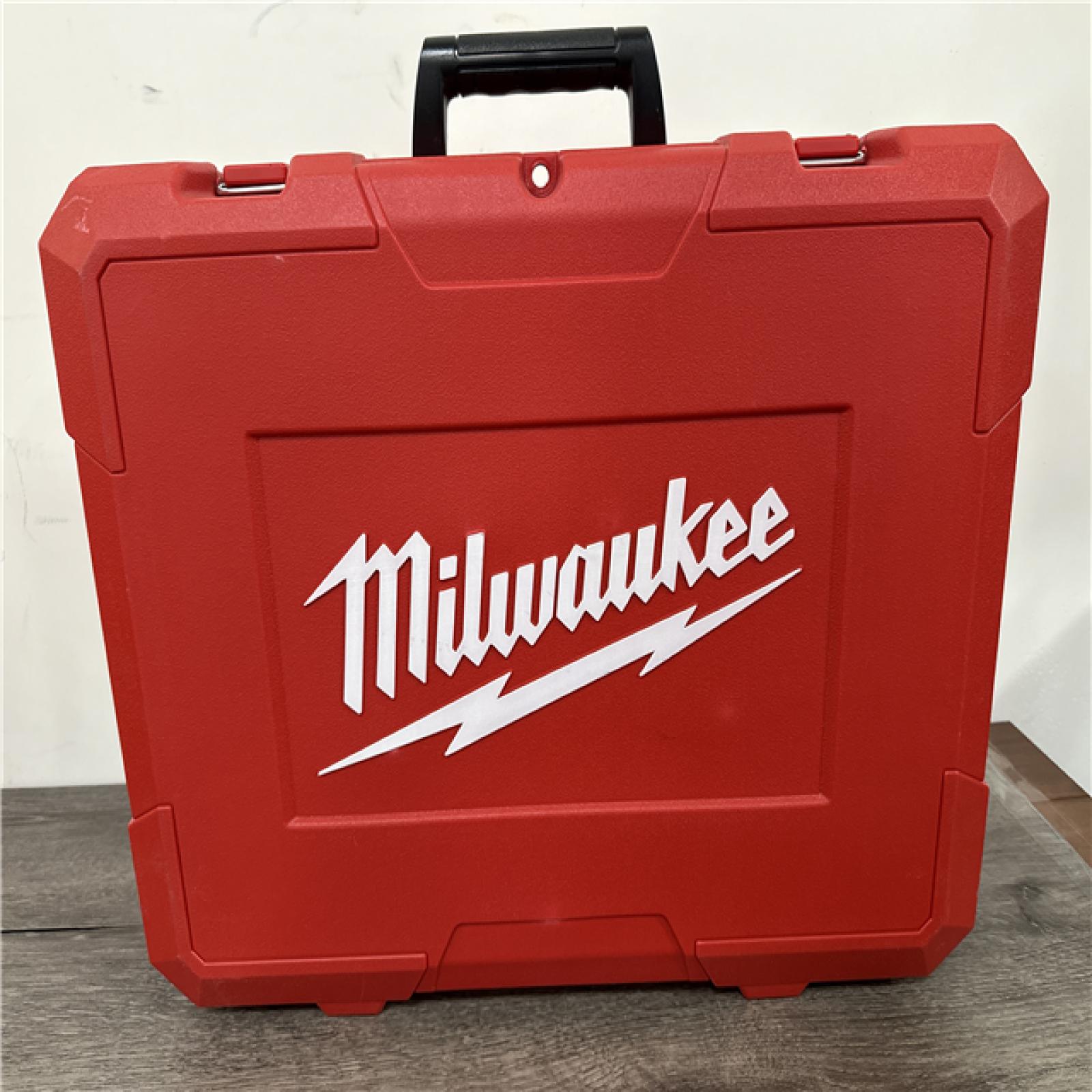 California AS-IS Milwaukee M18 Forcelogic 10T Knockout Tool  Includes (1) Battery and Hard Case