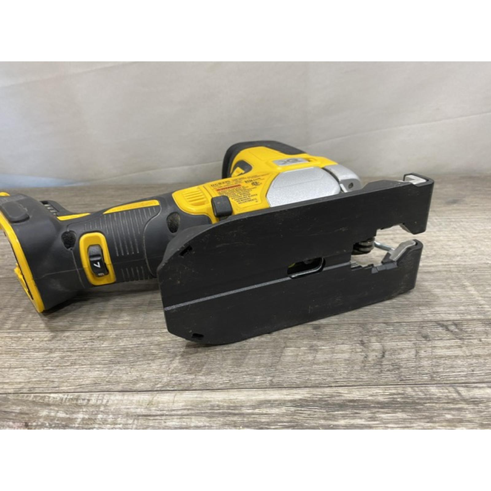 AS-IS DEWALT 20V MAX XR Cordless Barrel Grip Jigsaw (Tool Only)
