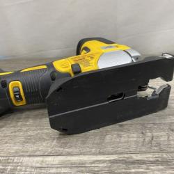 AS-IS DEWALT 20V MAX XR Cordless Barrel Grip Jigsaw (Tool Only)