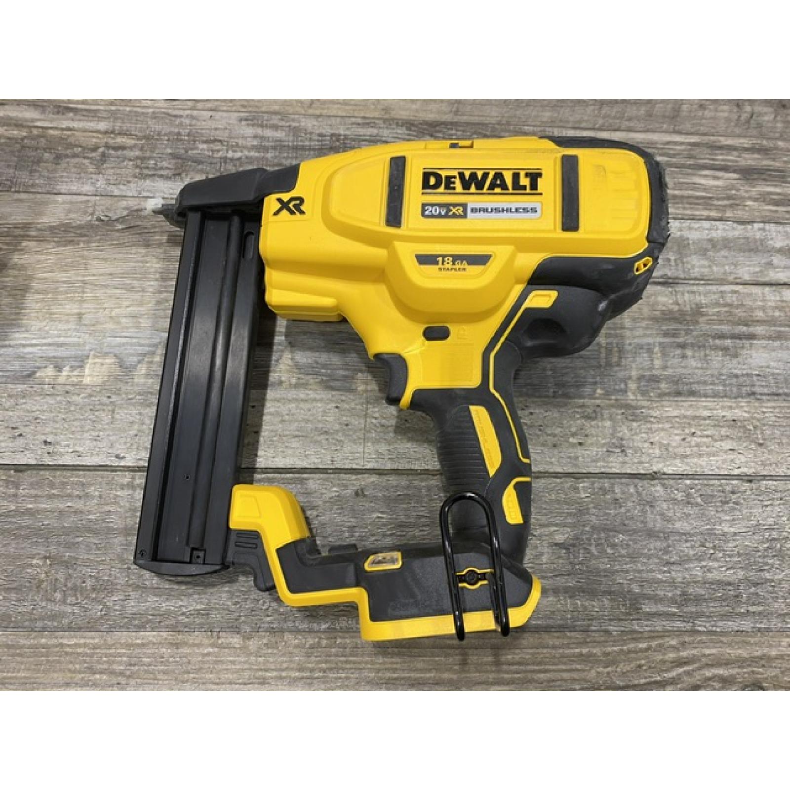 AS-IS DEWALT 20V MAX XR Lithium-Ion Cordless 18-Gauge Narrow Crown Stapler Kit