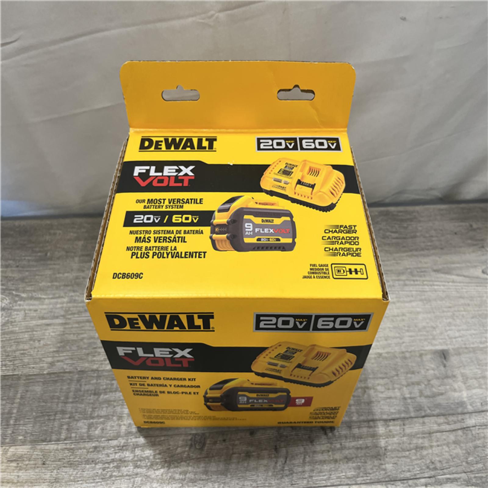 NEW -  DEWALT 20V/60V MAX FLEXVOLT Lithium-Ion 9.0Ah Battery and Charger Starter Kit
